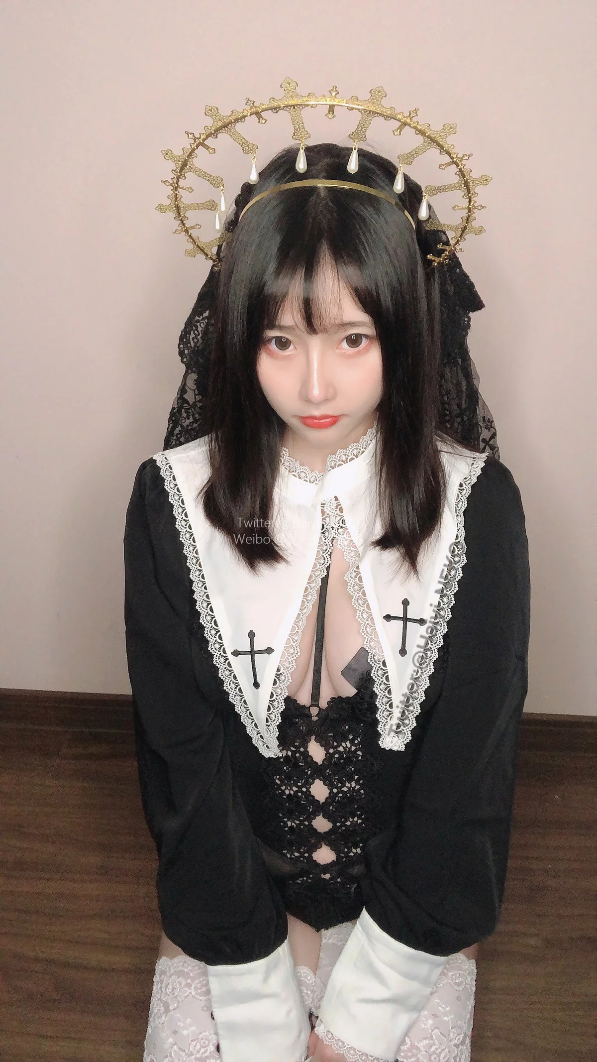Xgyw.Org_Coser美女是一只废喵了09月图集主题性感女仆装+黑色修女服饰秀豪乳诱惑写真35P