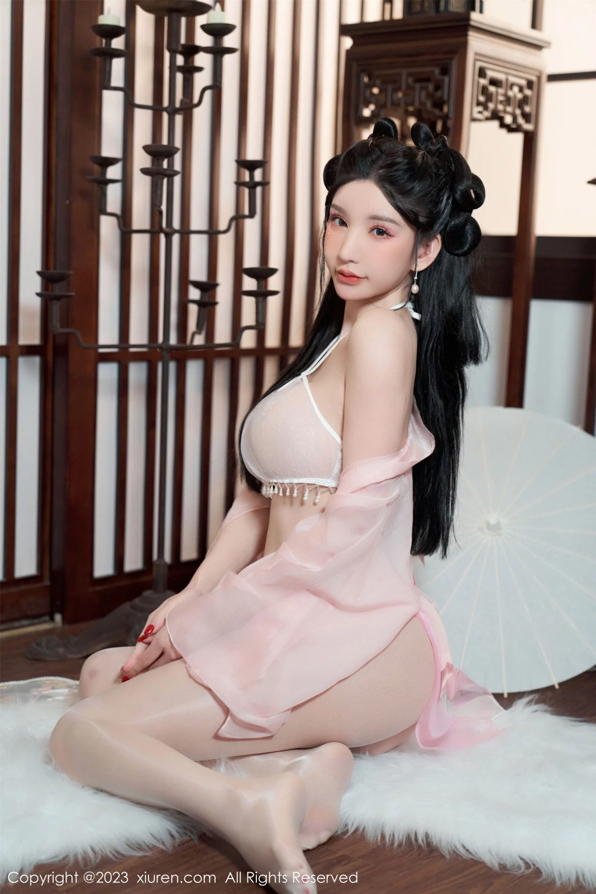 Xgyw.Org_XiuRen第6217期_女神周于希Sally性感粉色古装服饰配超薄无内肉丝惹火诱惑写真85P