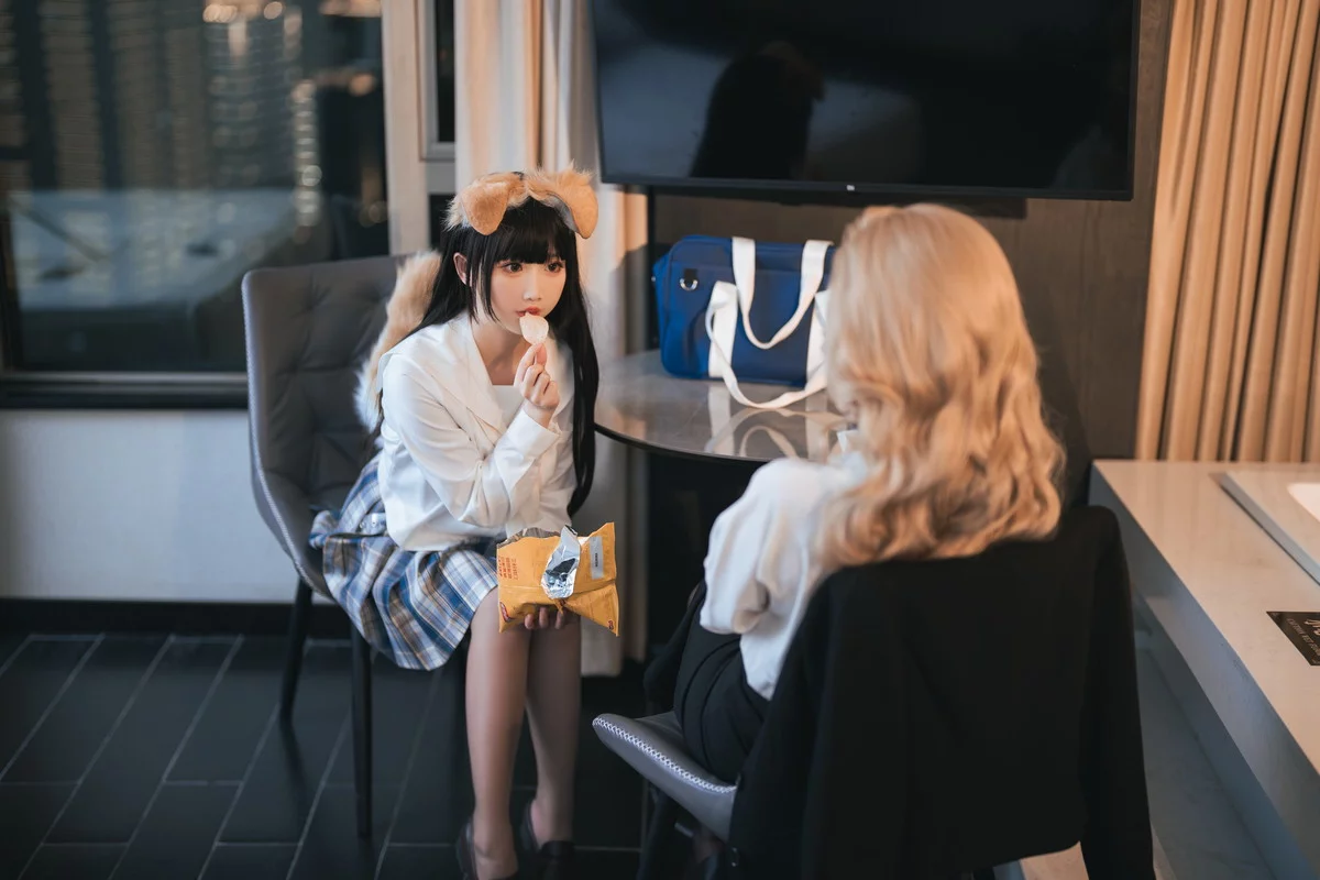 Xgyw.Org_网络美女rioko凉凉子&面饼仙儿女总裁主题性感黑色内衣配黑丝袜迷人诱惑写真80P