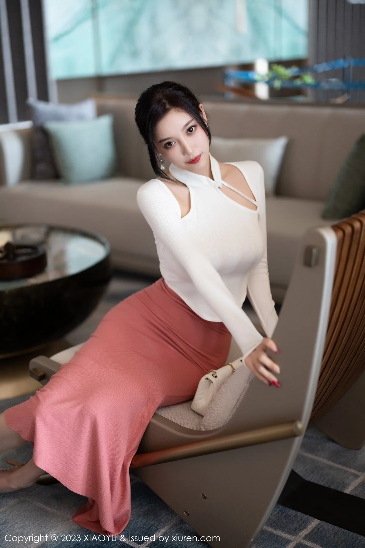 Xgyw.Org_[XiaoYu画语界]Vol.965_女神杨晨晨Yome白色上衣配淡红长裙露吊坠内衣完美诱惑写真91P