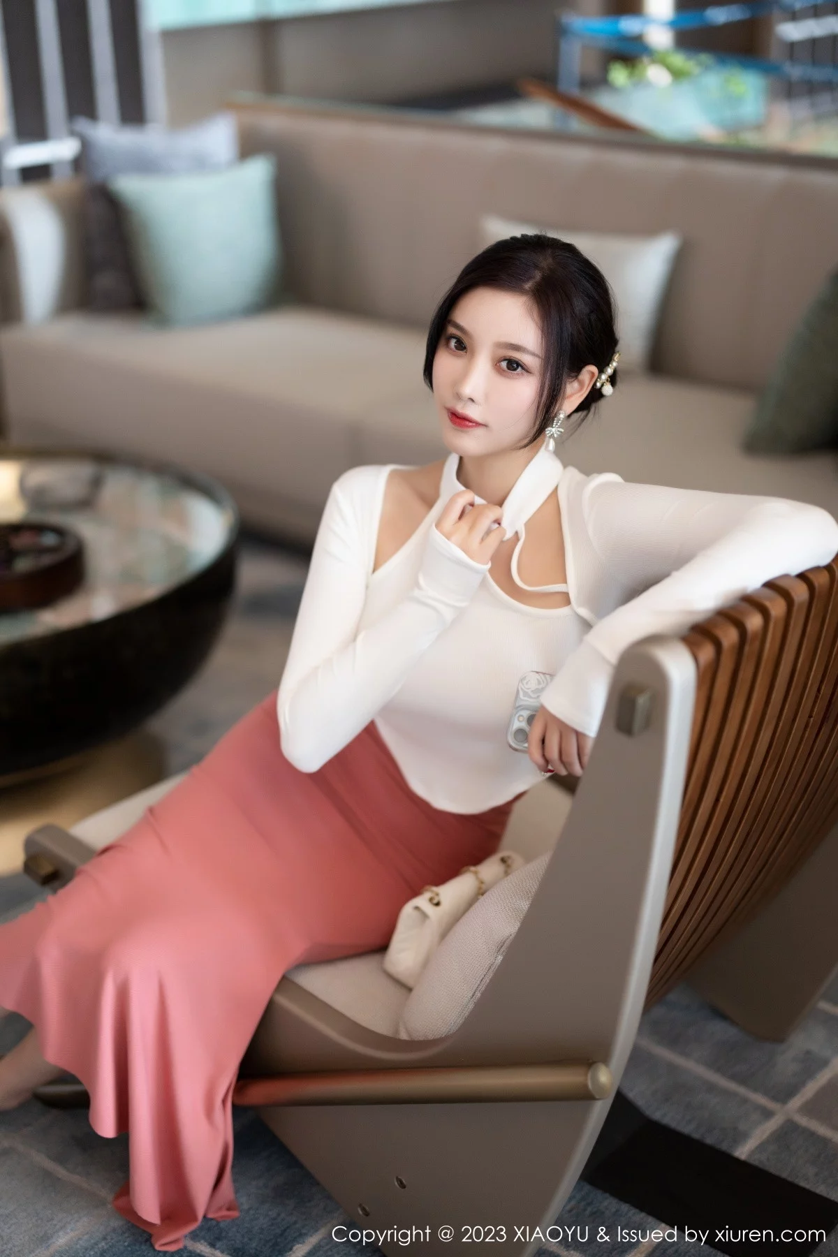 Xgyw.Org_[XiaoYu画语界]Vol.965_女神杨晨晨Yome白色上衣配淡红长裙露吊坠内衣完美诱惑写真91P