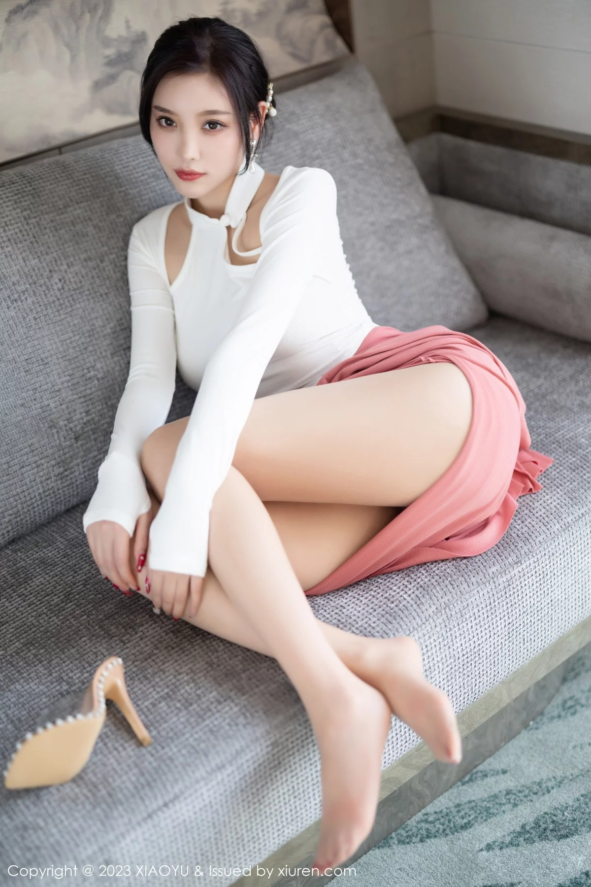 Xgyw.Org_[XiaoYu画语界]Vol.965_女神杨晨晨Yome白色上衣配淡红长裙露吊坠内衣完美诱惑写真91P