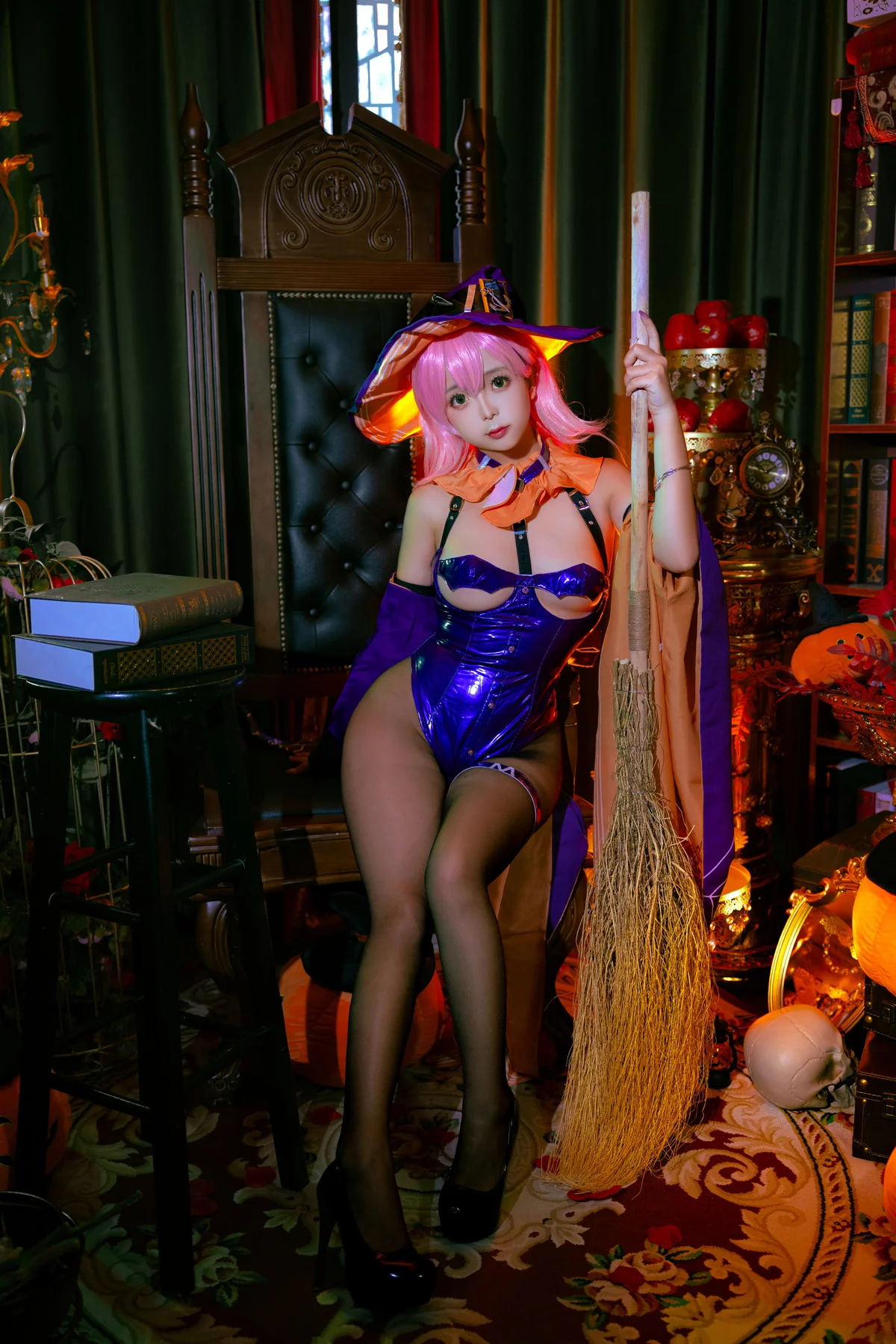 Xgyw.Org_Cosplay美女日奈娇孟菲斯主题性感深蓝色皮质连体内衣秀完美身材诱惑写真25P