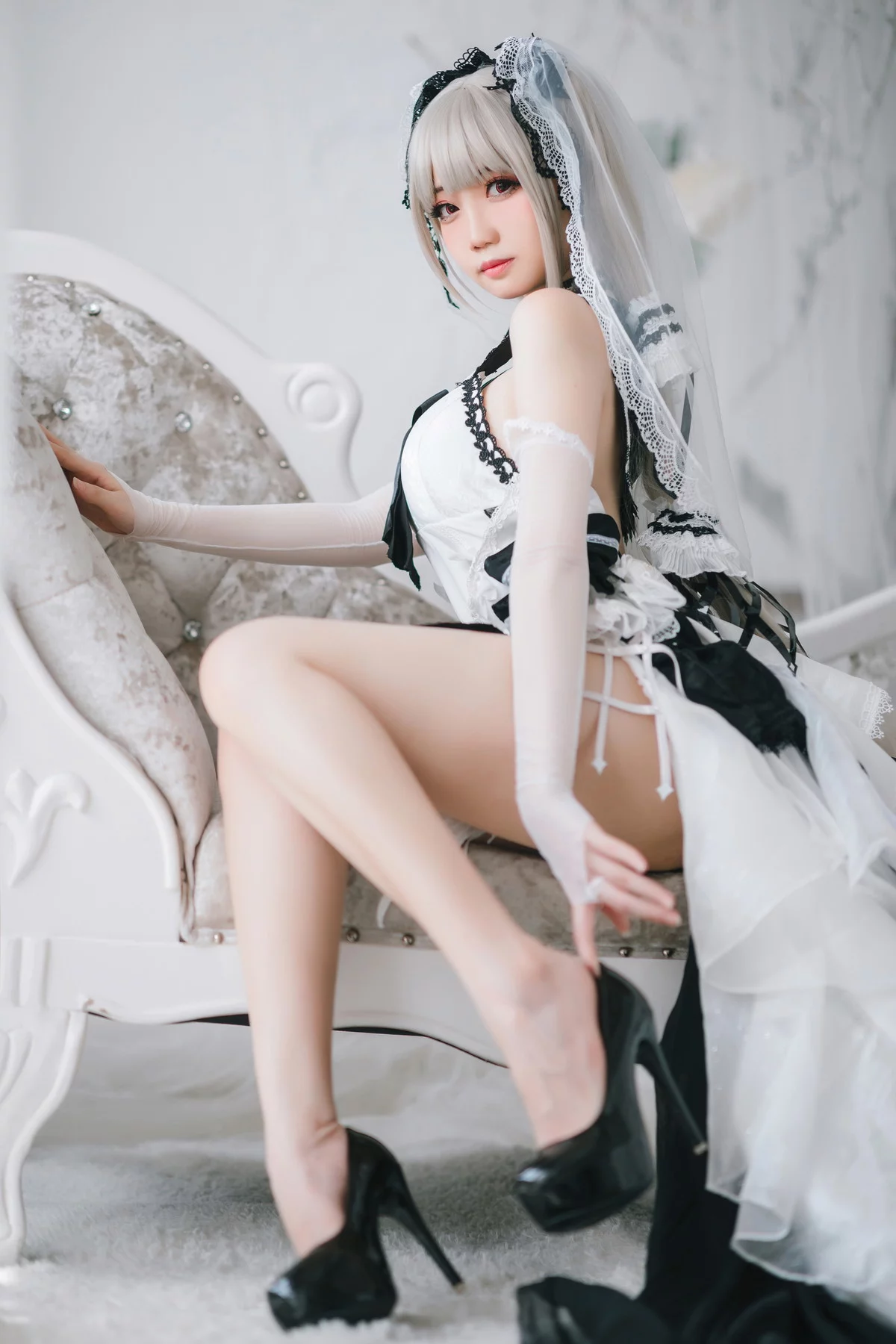 Xgyw.Org_网络美女焖焖碳可畏礼服主题私房性感白色礼服秀白嫩肌肤修长美腿诱惑写真33P