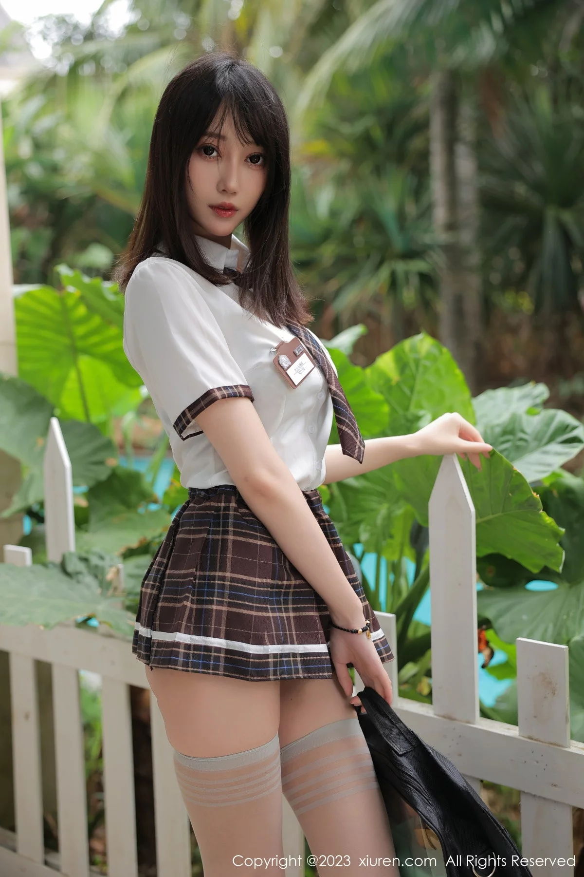 Xgyw.Org_XiuRen第6292期_模特玥儿玥er性感学妹制服半脱露豹纹内衣秀完美身材诱惑写真67P