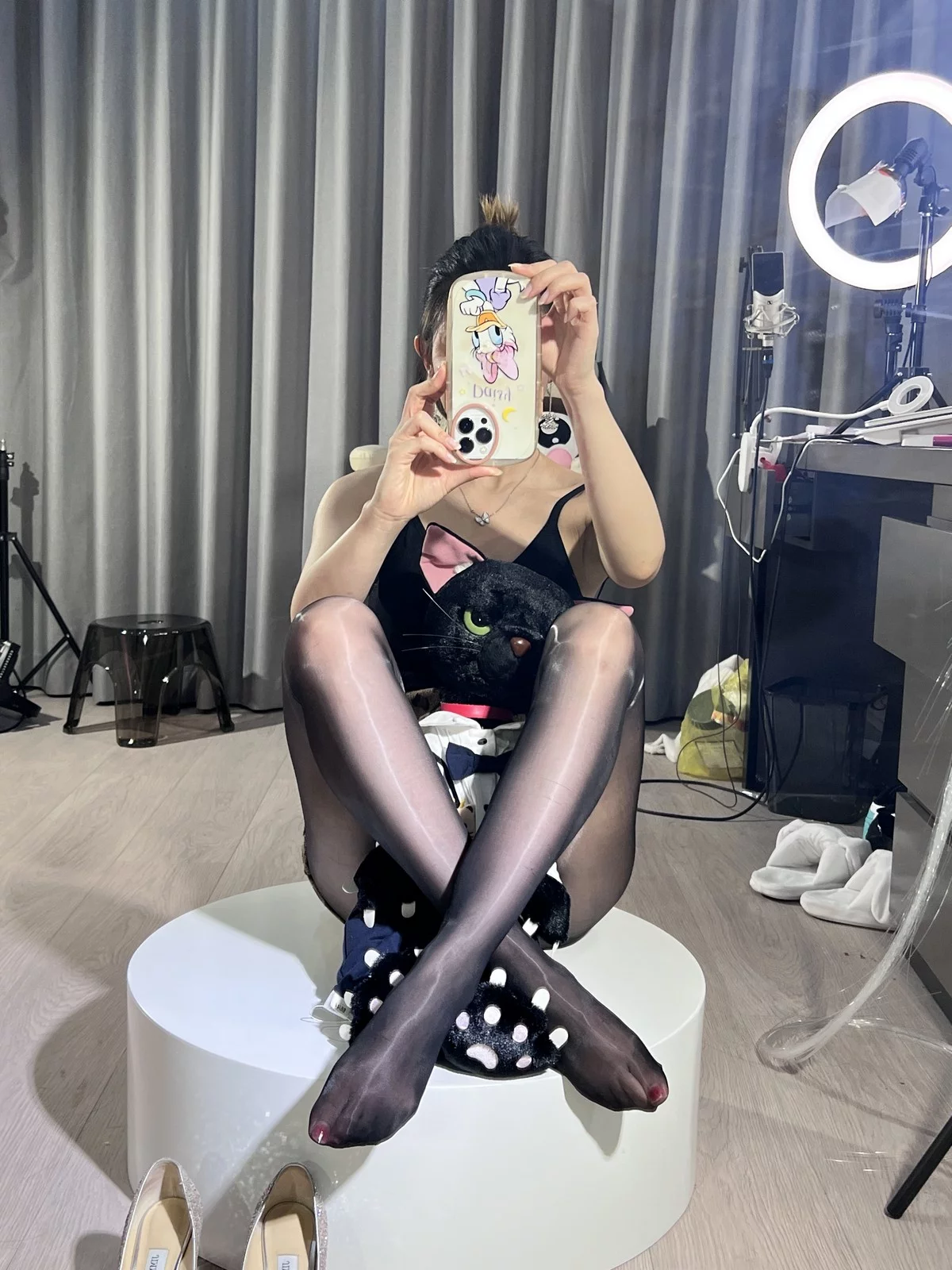 Xgyw.Org_抖音网红一只霸王兽微蜜圈主题私房性感多套服饰自拍超薄丝袜秀美腿诱惑写真210P