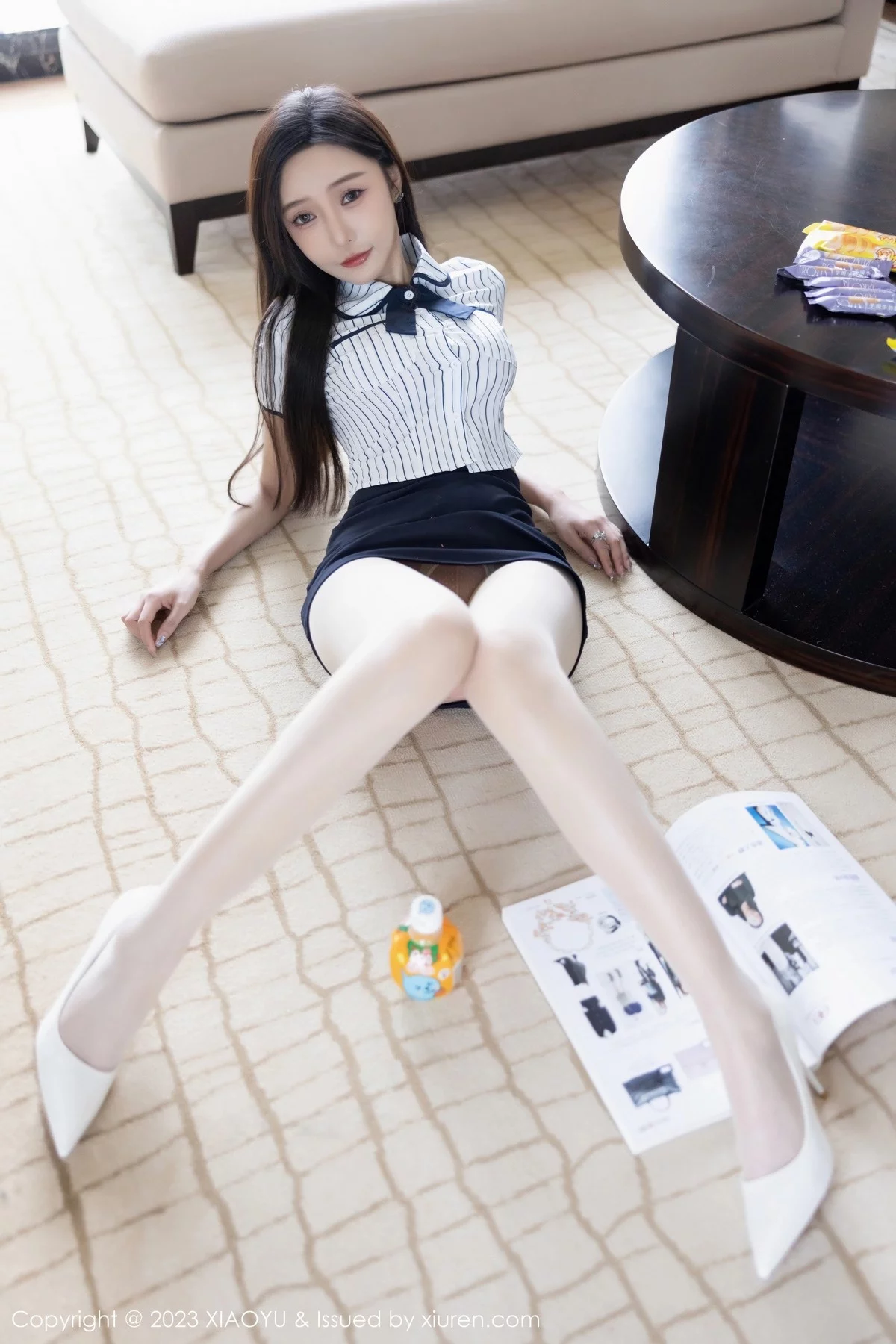 Xgyw.Org_[XiaoYu画语界]Vol.1025_女神王馨瑶yanni白色条纹上衣配深蓝色短裙秀曼妙身姿诱惑写真85P