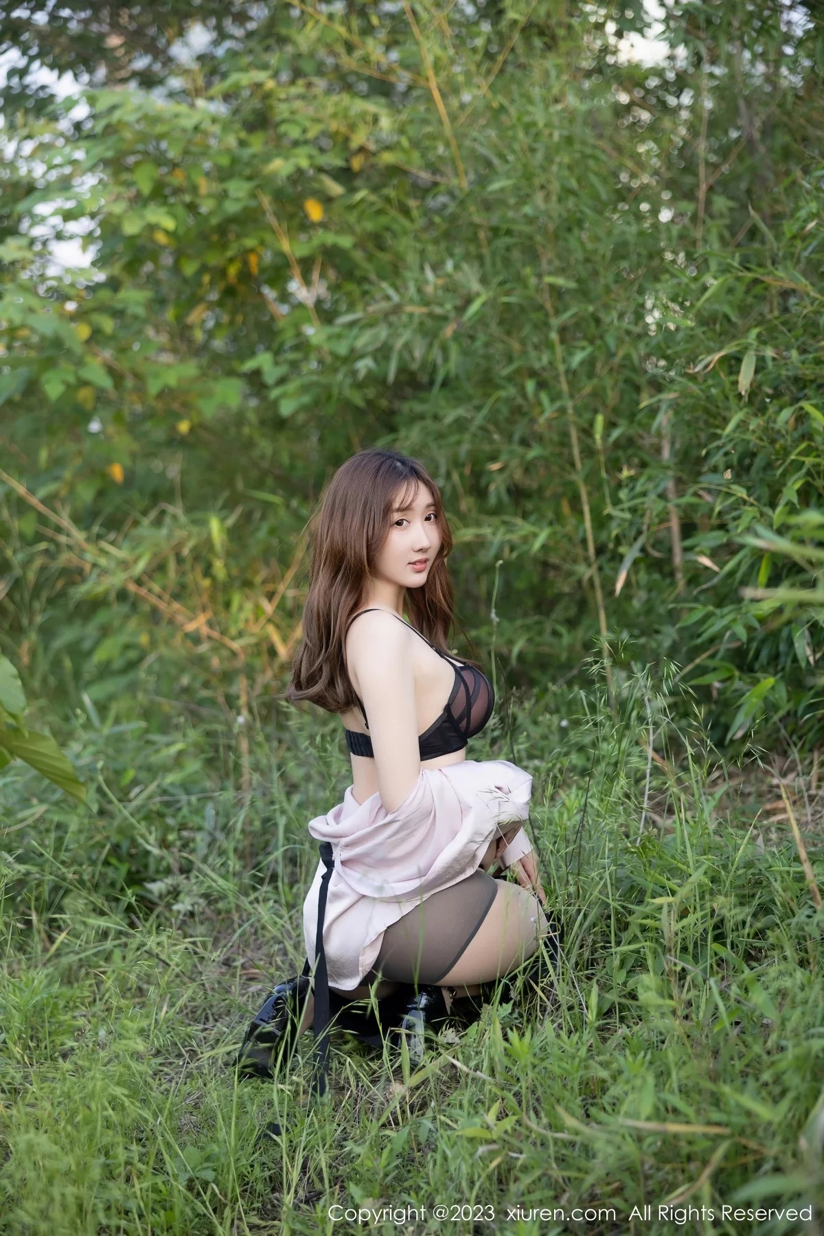 Xgyw.Org_XiuRen第6721期_模特江真真淡粉色T恤配黑短裙露性感黑色轻透内衣完美诱惑写真80P