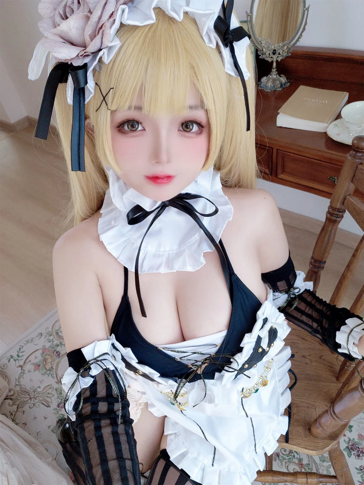 Xgyw.Org_Cosplay美女日奈娇内普提斯主题私房性感黑白女仆装配黑丝袜秀丰满身材诱惑写真75P
