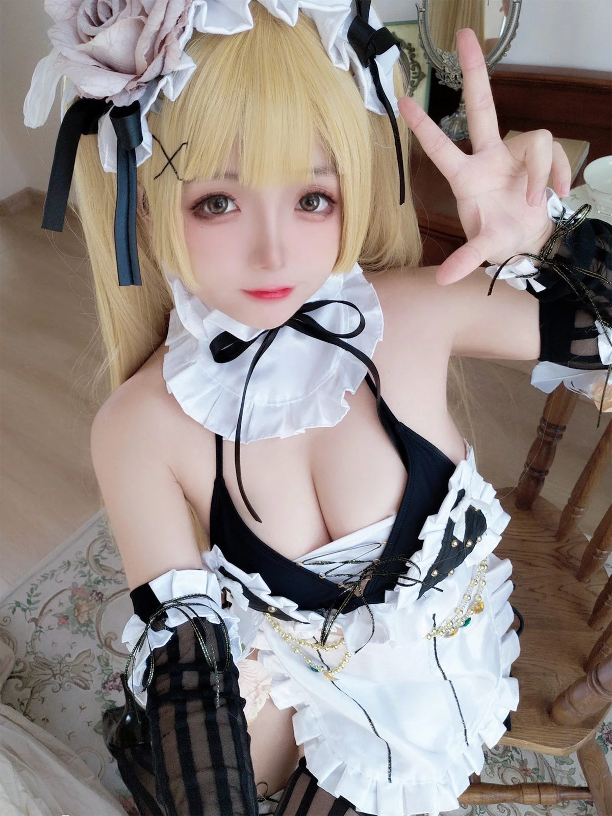 Xgyw.Org_Cosplay美女日奈娇内普提斯主题私房性感黑白女仆装配黑丝袜秀丰满身材诱惑写真75P