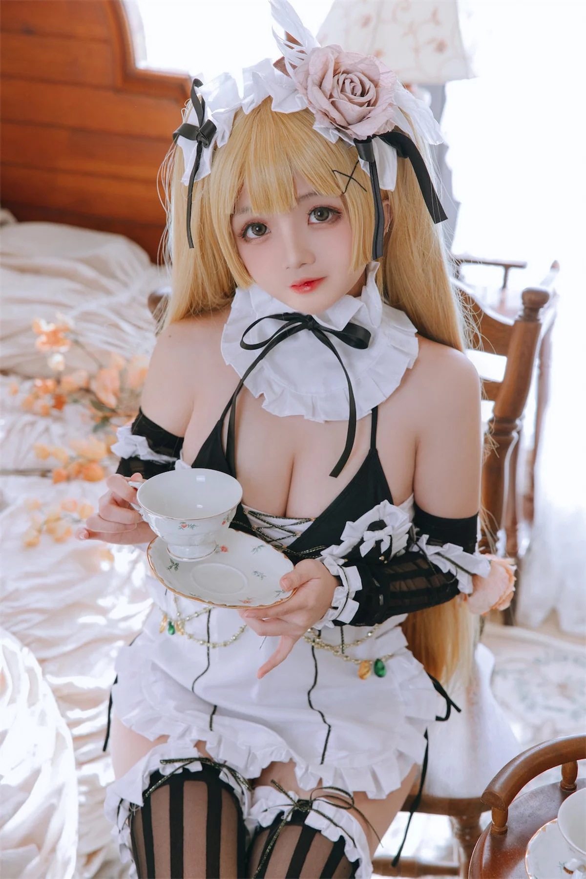 Xgyw.Org_Cosplay美女日奈娇内普提斯主题私房性感黑白女仆装配黑丝袜秀丰满身材诱惑写真75P