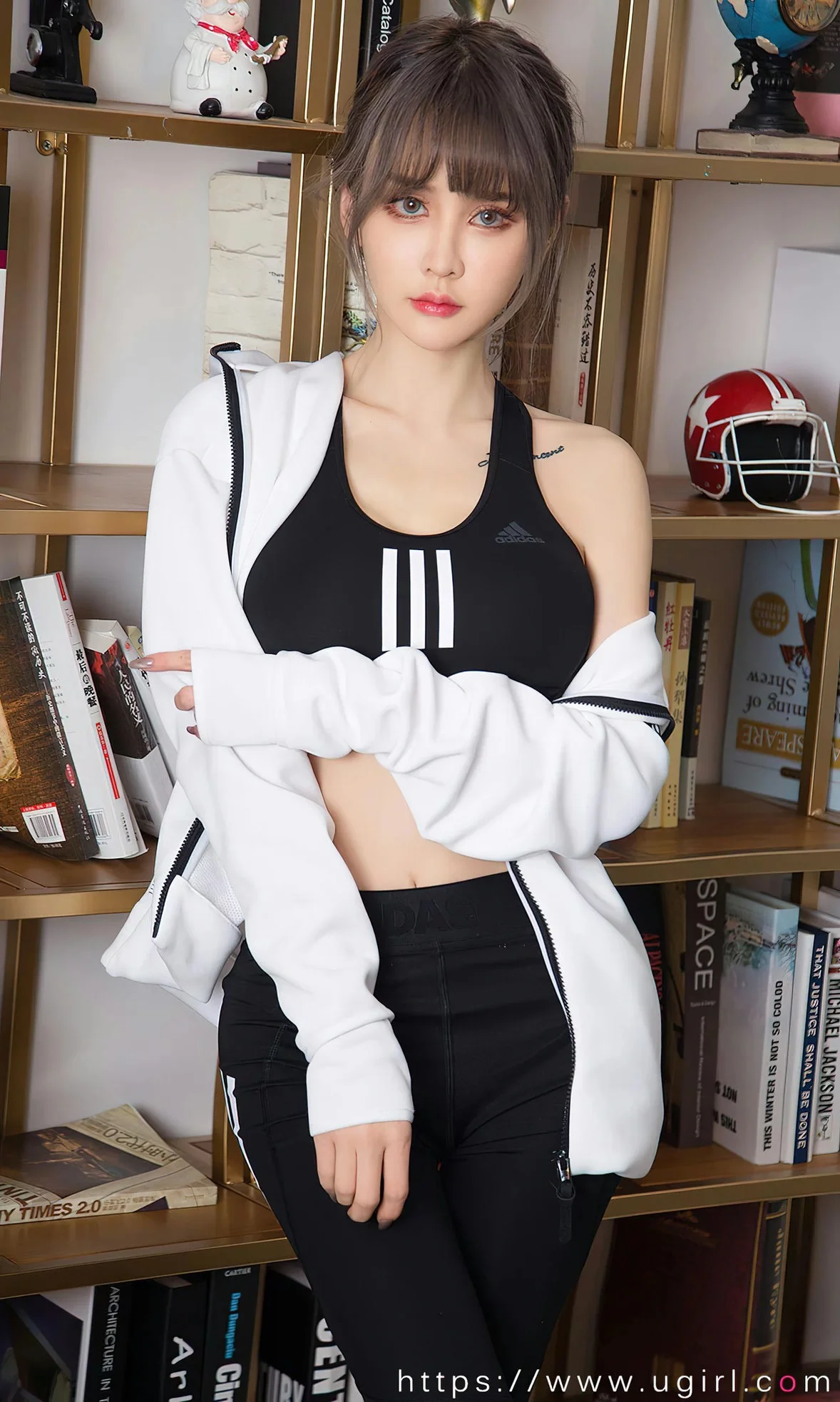 Xgyw.Org_[Ugirls爱尤物]No.2597_模特青树私房脱黑色紧身服饰露性感黑色内衣完美诱惑写真36P