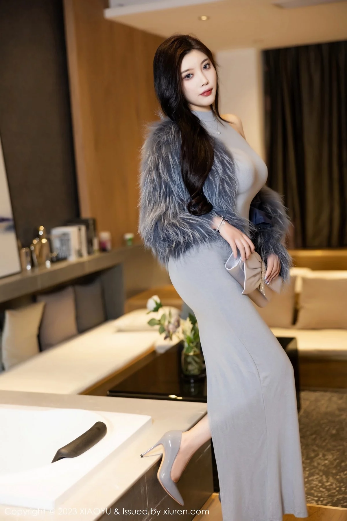 Xgyw.Org_[XiaoYu画语界]Vol.1051_女神杨晨晨Yome性感灰色真空连衣长裙秀完美丰腴身材诱惑写真87P