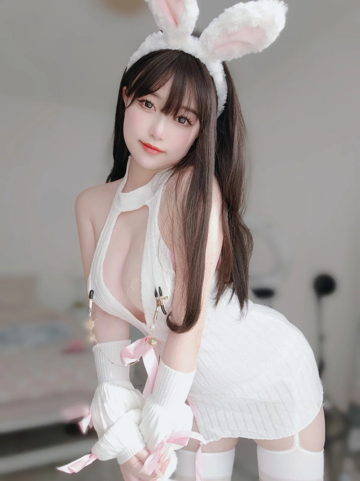 Xgyw.Org_Coser妹子女主K白丝兔女郎主题性感白色情趣服饰配白丝吊袜秀完美身材诱惑写真102P