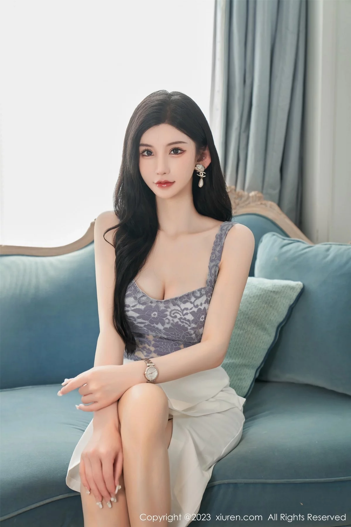 Xgyw.Org_XiuRen第6811期_女神周于希Sally性感吊带短裙配超薄肉丝秀曼妙身姿诱惑写真100P