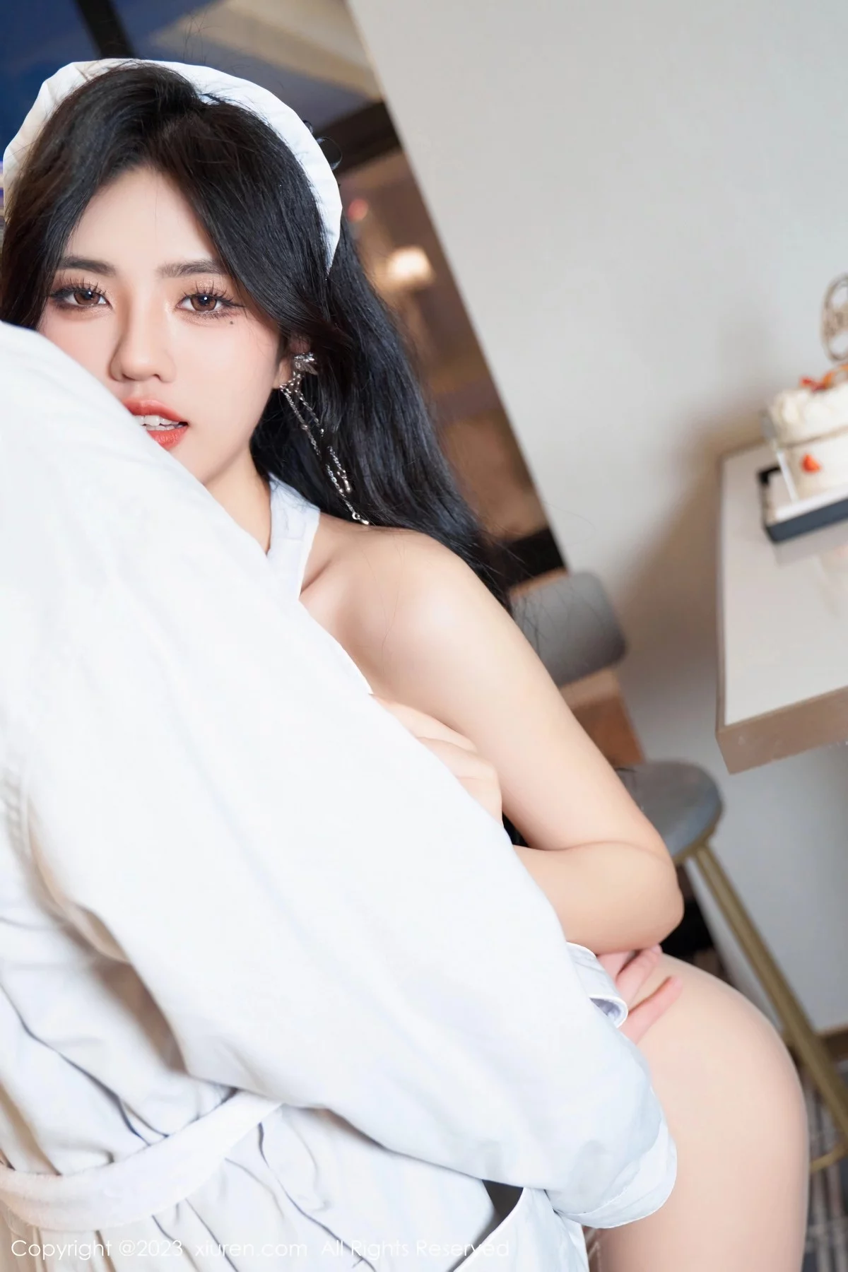 Xgyw.Org_XiuRen第6833_模特浅浅Danny性感白色厨娘服饰真空秀丰腴身姿惹火诱惑写真100P