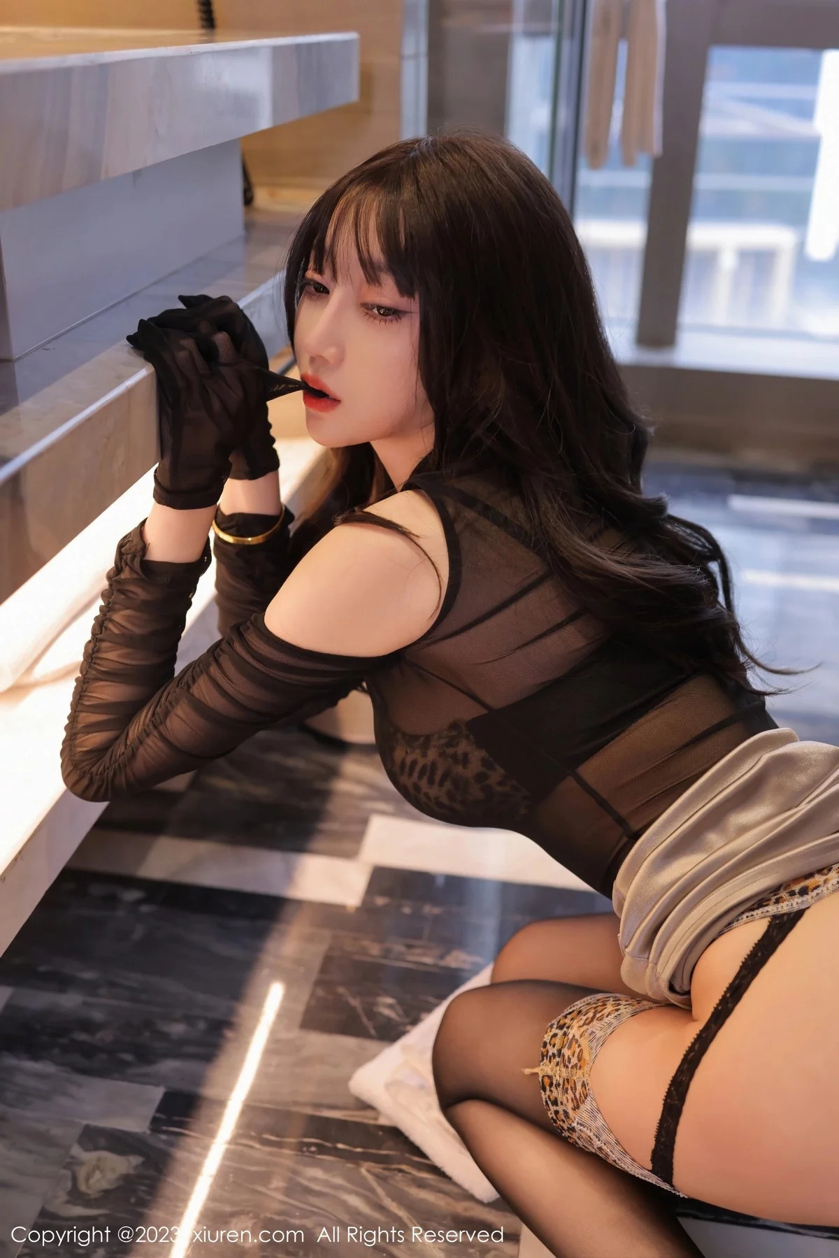 Xgyw.Org_XiuRen第7004期_模特玥儿玥er性感黑色轻透服饰露豹纹内衣配黑丝吊袜诱惑写真80P