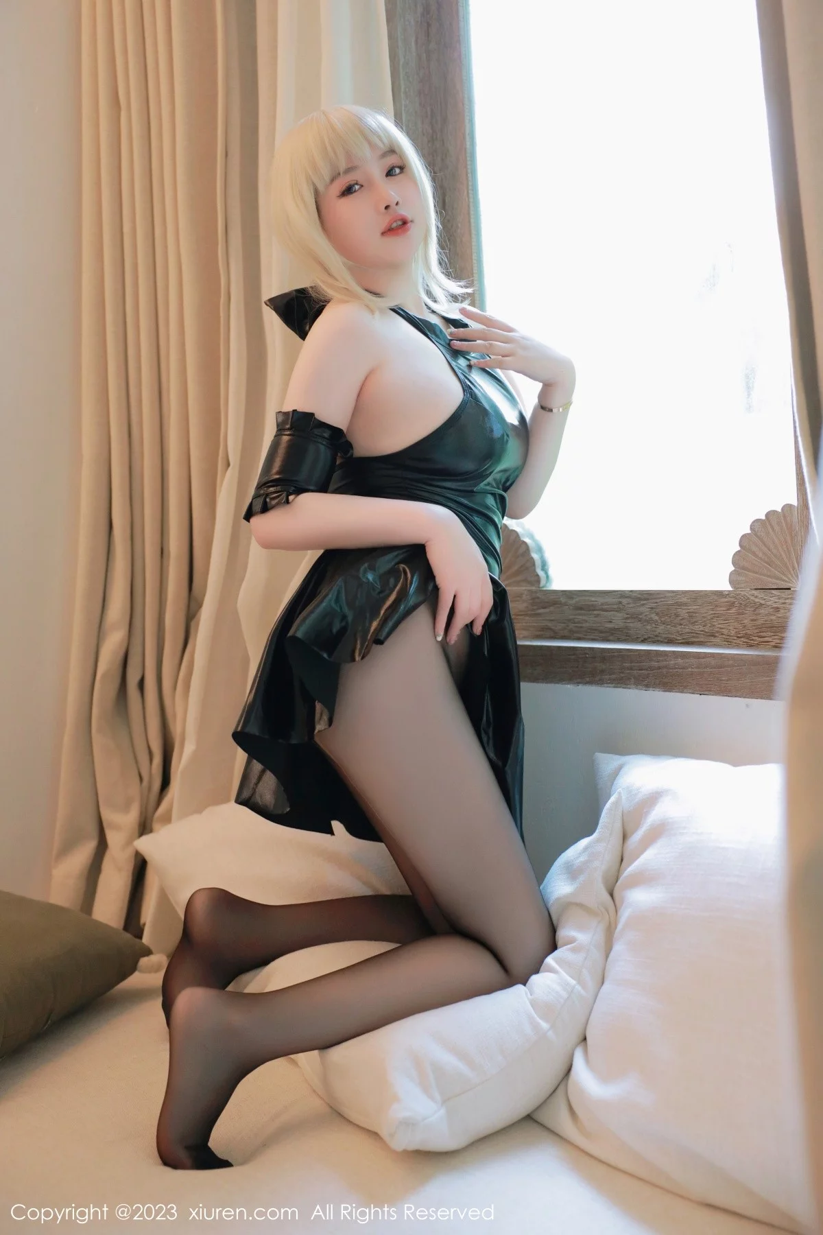 Xgyw.Org_XiuRen第6984期_模特养乐多DoDo性感黑色Cosplay装扮秀丰满身材惹火诱惑写真75P