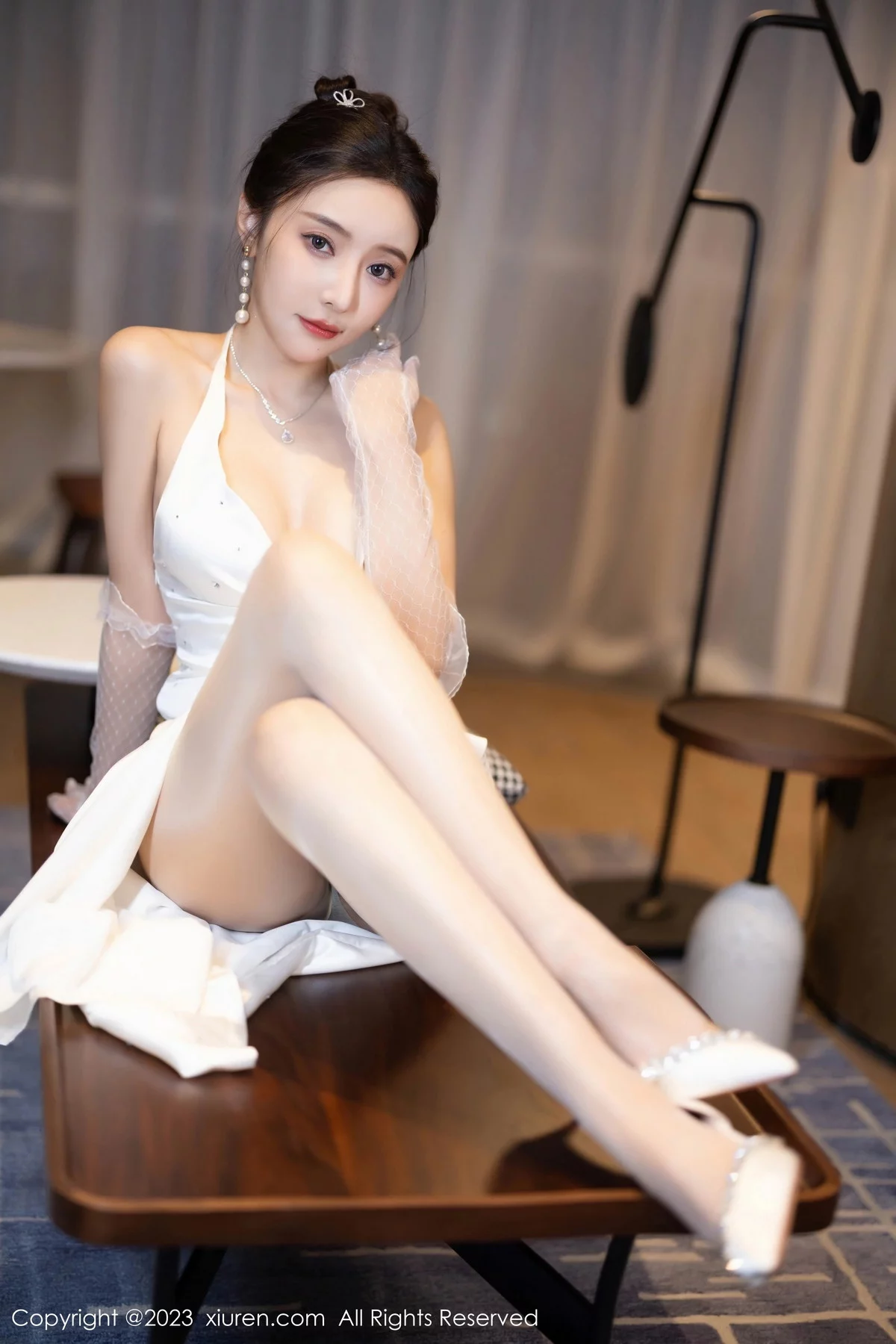 Xgyw.Org_XiuRen第7256期_女神王馨瑶yanni白色长礼裙+黑色情趣内衣秀完美身材诱惑写真87P
