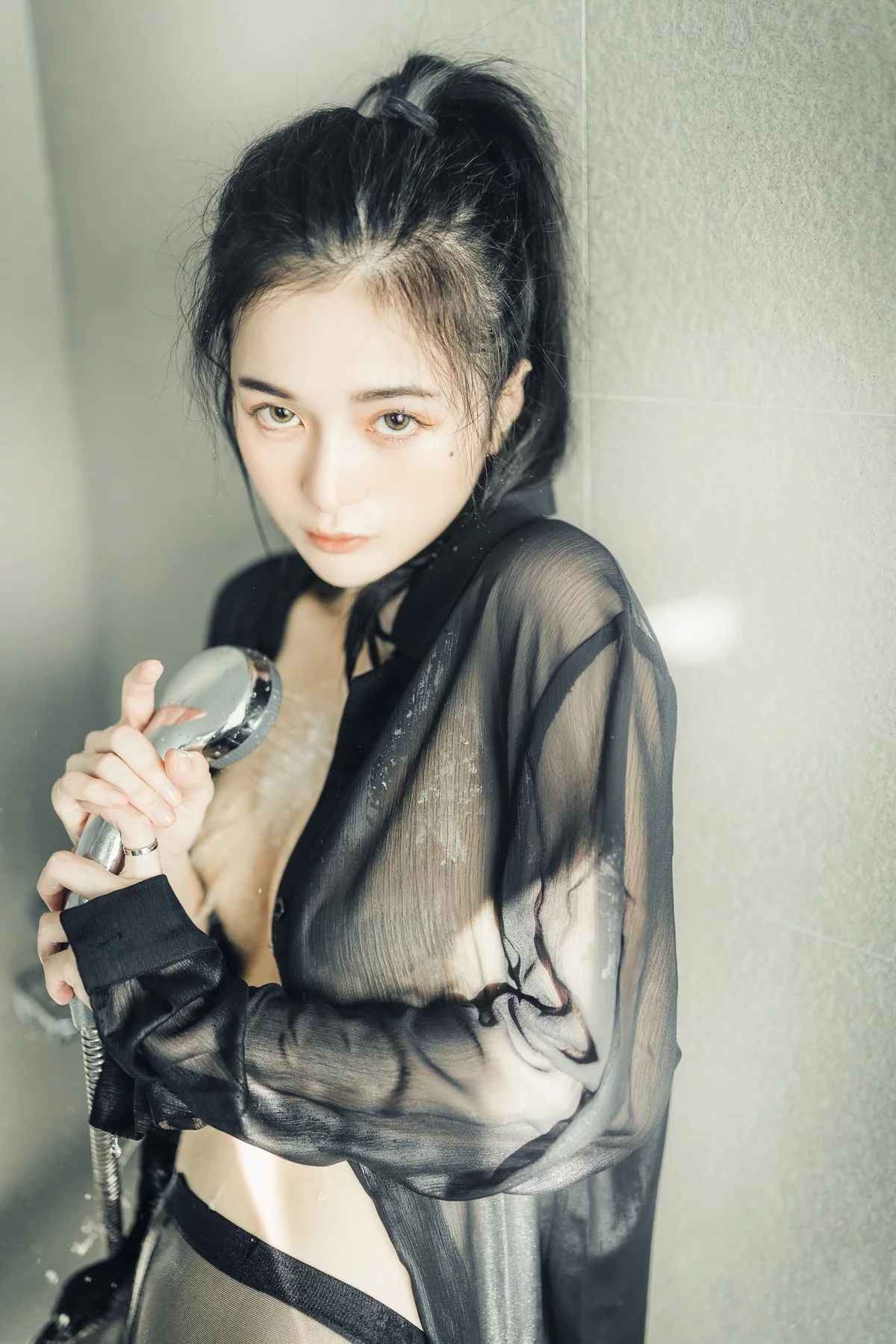 Xgyw.Org_网络美女辰辰不止黑丝主题私房性感红色吊裙+白色薄纱内衣秀完美身材诱惑写真132P