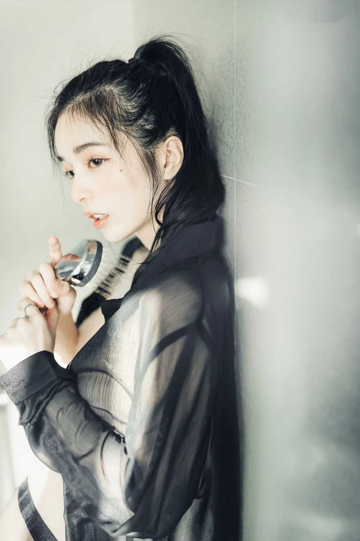 Xgyw.Org_网络美女辰辰不止黑丝主题私房性感红色吊裙+白色薄纱内衣秀完美身材诱惑写真132P
