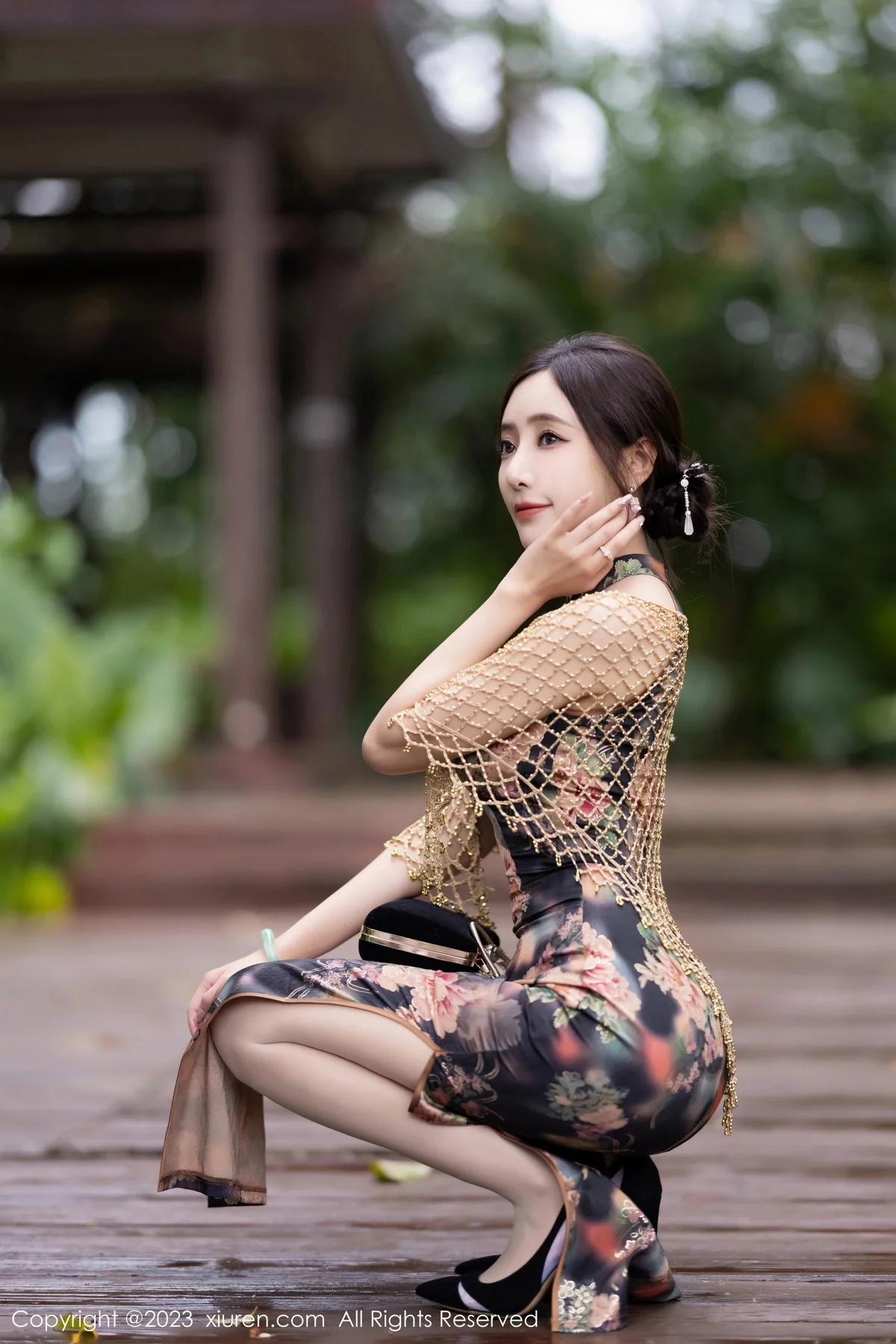 Xgyw.Org_XiuRen第7495期_女神王馨瑶yanni性感花纹旗袍露淡紫色内衣配开档肉丝诱惑写真81P