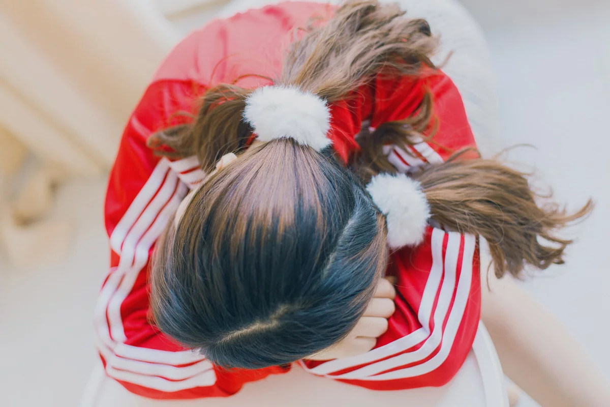 Xgyw.Org_网络美女杏仁曲奇红色运动服主题私房半脱性感运动服秀翘臀美腿惹火诱惑写真68P