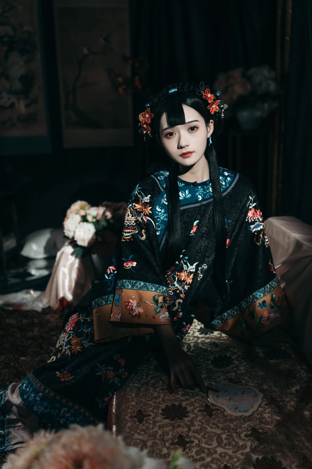 Xgyw.Org_Coser美女兔子Zzz不吃胡萝卜清汉女主题性感大清格格长裙服秀苗条身材迷人写真41P