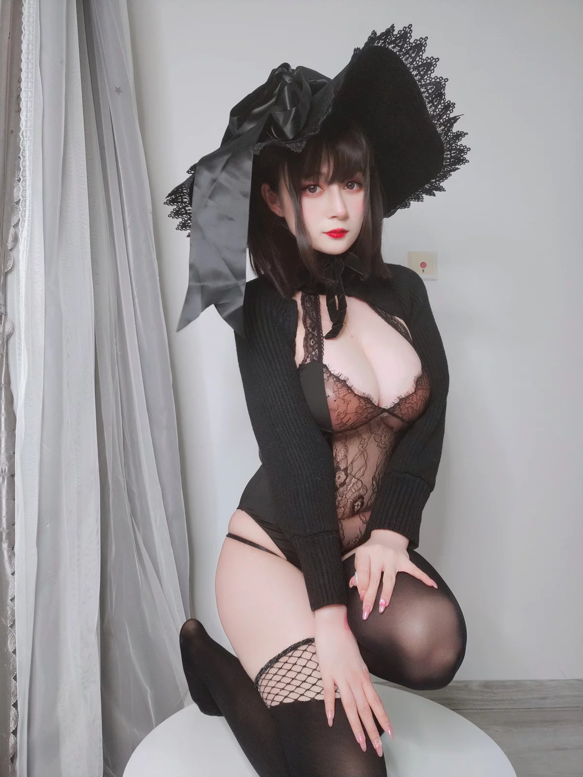 Xgyw.Org_Coser小姐姐白银柴郡魔女主题性感露背毛衣+黑色情趣服饰秀丰满身材诱惑写真31P