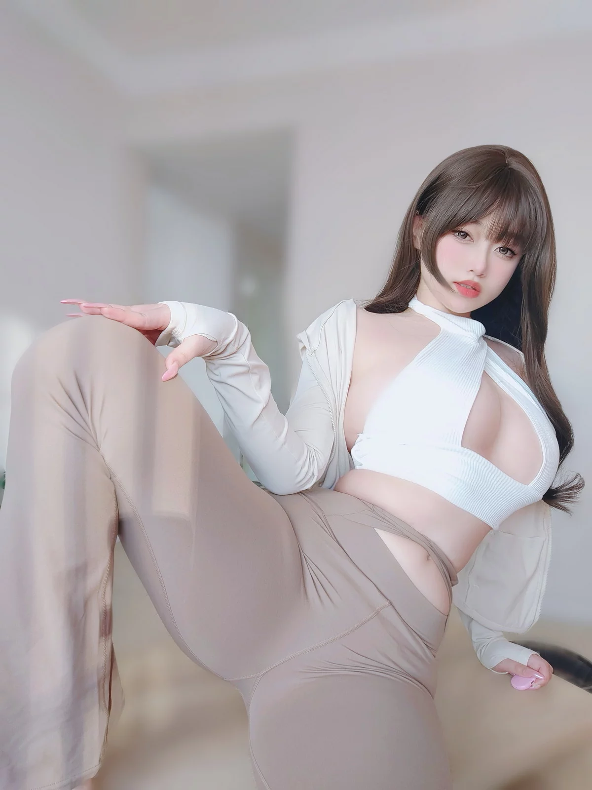Xgyw.Org_Coser妹子女主K瑜伽服主题性感白色情趣针织衣配紧身裤秀丰满身材诱惑写真102P