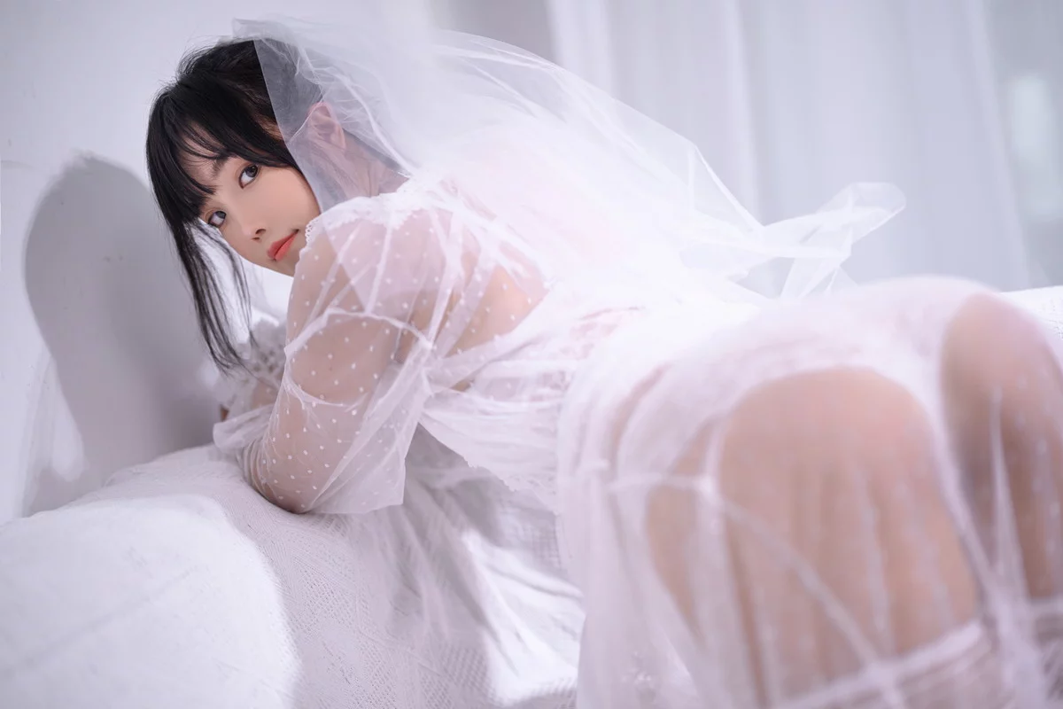 Xgyw.Org_网络美女汪知子婚纱主题性感白色薄透婚纱露白色蕾丝内衣秀完美身材诱惑写真35P