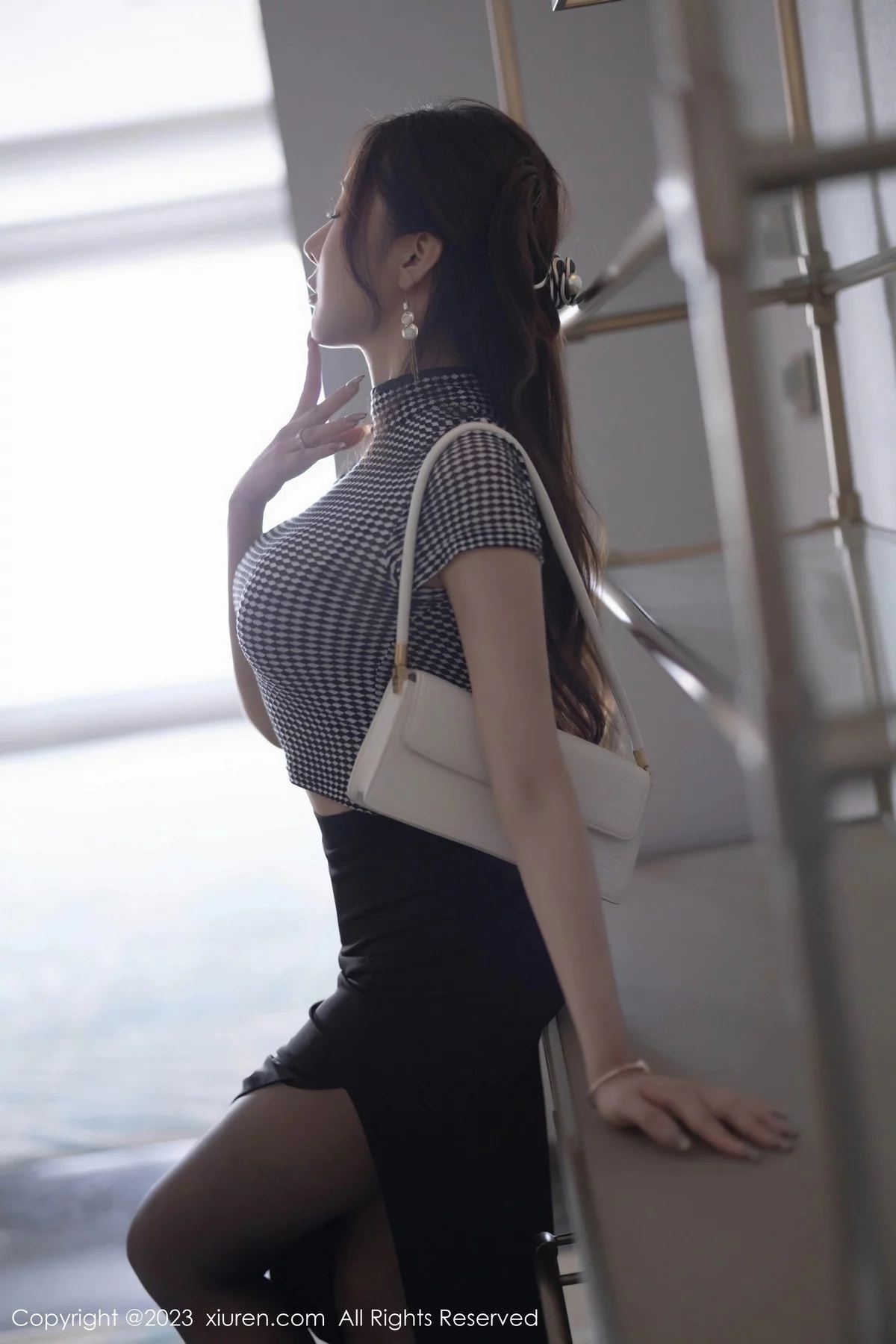 Xgyw.Org_XiuRen第7703期_女神王馨瑶yanni性感玫红色内衣配超薄无内黑丝惹火诱惑写真81P