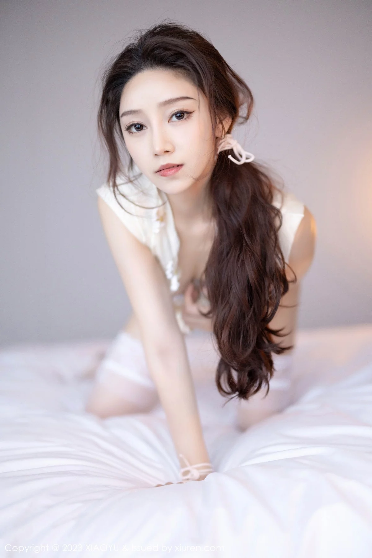 Xgyw.Org_[XiaoYu画语界]Vol.1152_模特苏曼兮性感米色服饰配白色丝袜+白色薄纱长裙迷人诱惑写真83P