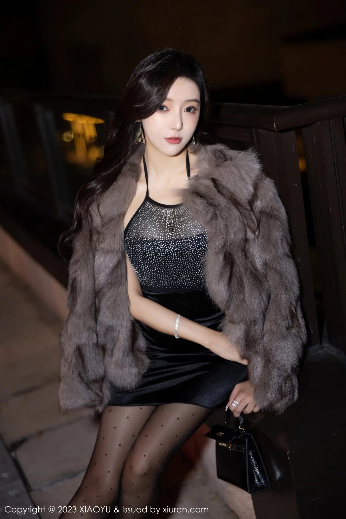 Xgyw.Org_[XiaoYu画语界]Vol.1169_女神王馨瑶yanni黑色连衣裙+性感兔女郎服饰秀完美身材诱惑写真87P