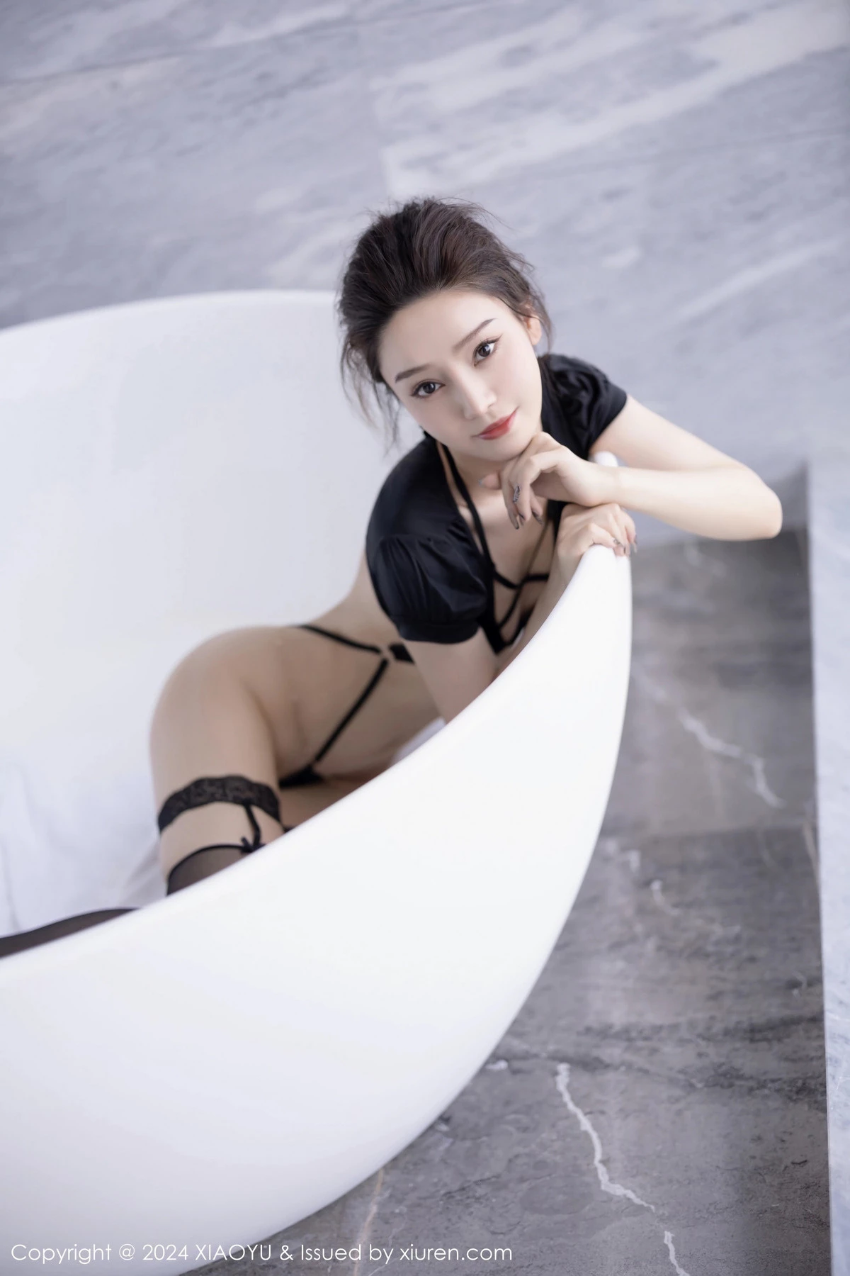 Xgyw.Org_[XiaoYu画语界]Vol.1205_模特苏曼兮黑色吊带长裙+性感黑色内衣配黑丝吊袜极致魅惑写真82P