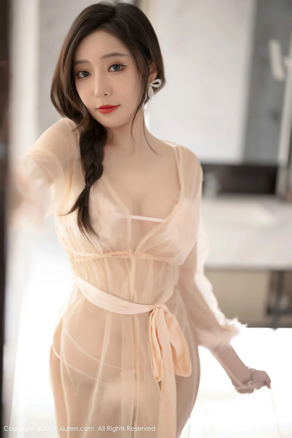 Xgyw.Org_XiuRen第8378期_女神王馨瑶yanni红色连衣裙+杏色轻透连衣裙秀完美身材诱惑写真80P
