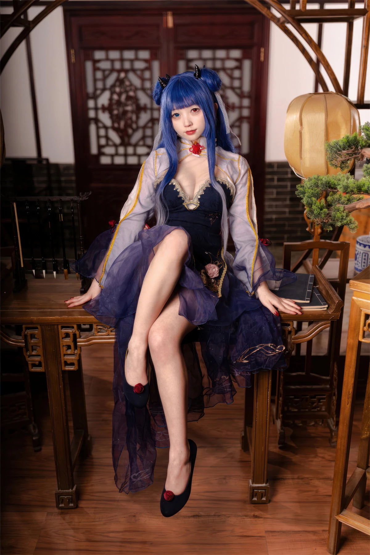 Xgyw.Org_网络美女花铃伊吹新桃换旧符主题私房性感薄纱服饰露黑色低胸短裙秀白嫩美腿诱惑写真90P