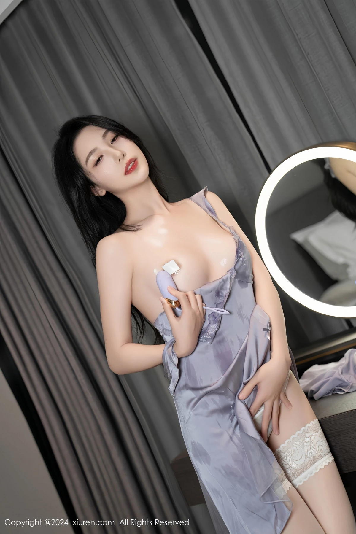 Xgyw.Org_XiuRen第8765期_模特利世性感浅灰色吊带连衣短裙配白丝袜秀完美身材诱惑写真82P
