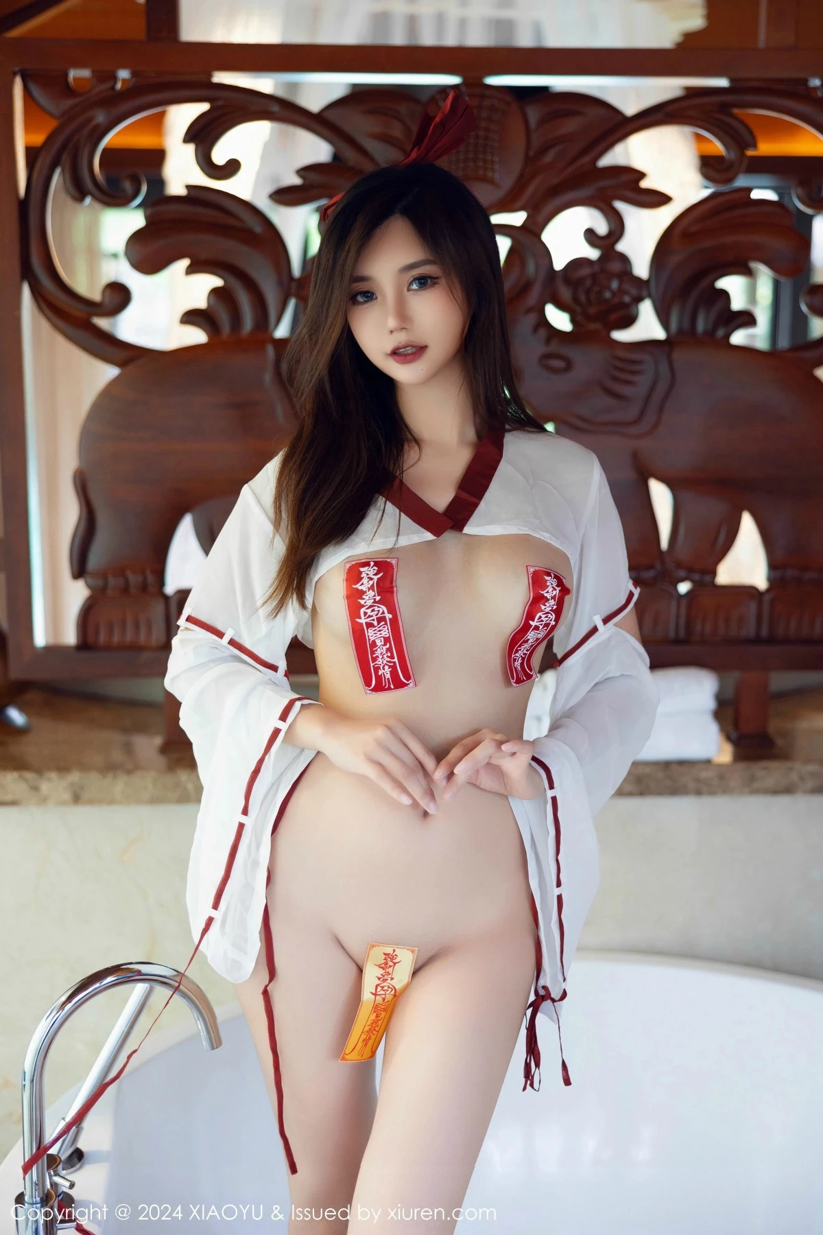 Xgyw.Org_XiuRen第8814期_女神绮里嘉ula巫女造型性感白色上衣配薄纱秀惹火身材诱惑写真76P