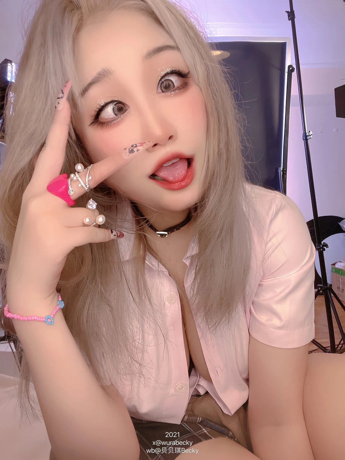 Xgyw.Org_Coser美女贝贝琪Becky辣妹进化史主题私房性感红色内衣+紫色比基尼秀完美身材诱惑写真40P