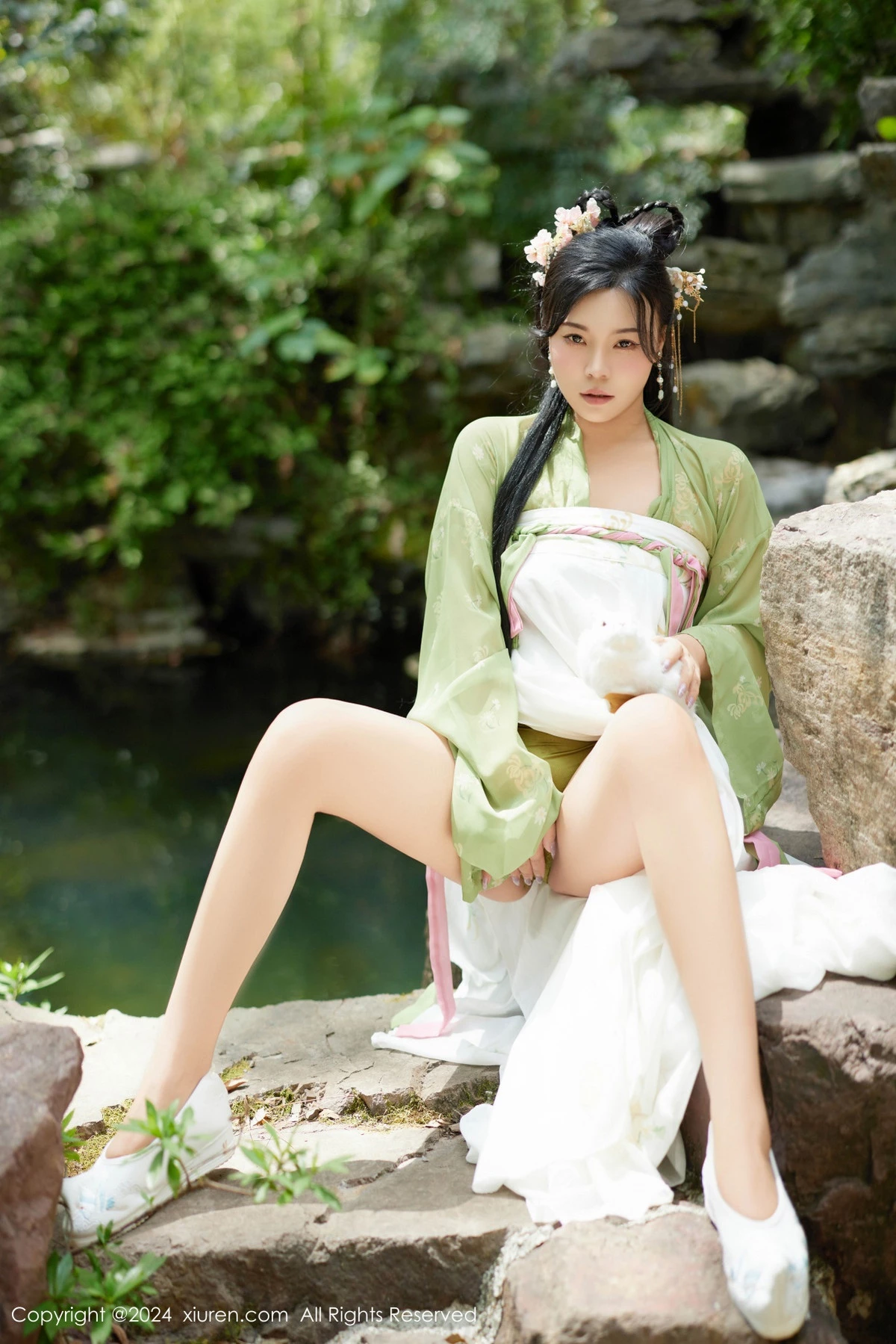 Xgyw.Org_XiuRen第9162期_模特麦田中秋汉服主题户外性感薄纱服饰秀曼妙身姿诱惑写真73P