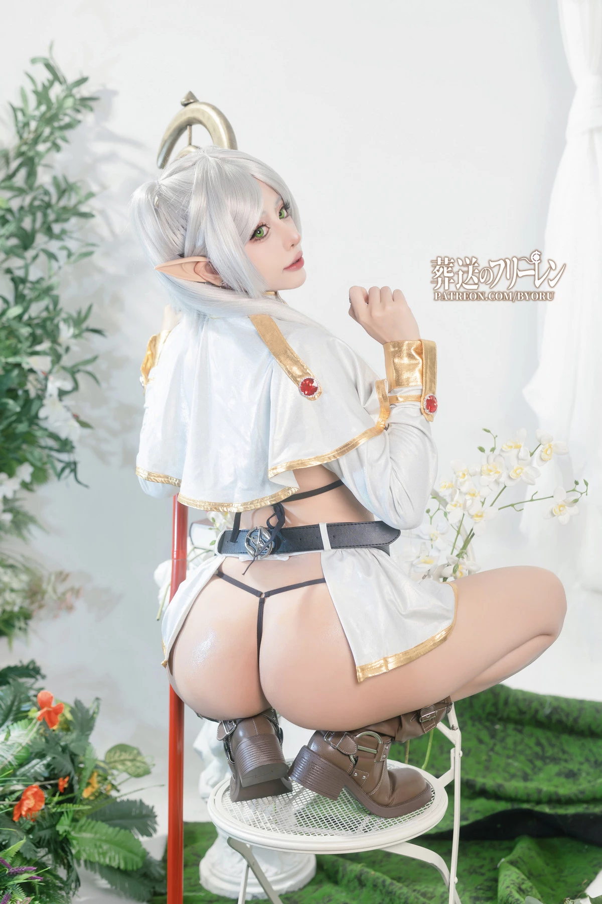 Xgyw.Org_日本性感萝莉Byoru-Frieren主题性感白色服饰露横条比基尼秀油亮肌肤惹火诱惑写真42P