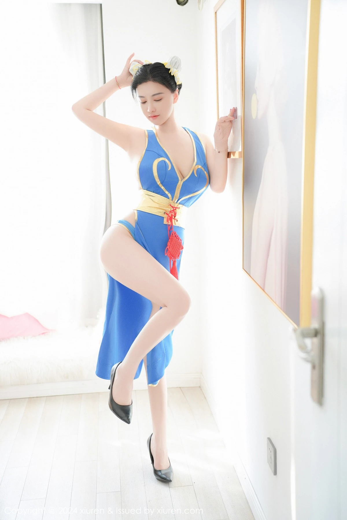 Xgyw.Org_XiuRen第9252期_模特雅茹老师性感蓝色COSPLAY服饰秀白嫩柔美身姿诱惑写真61P