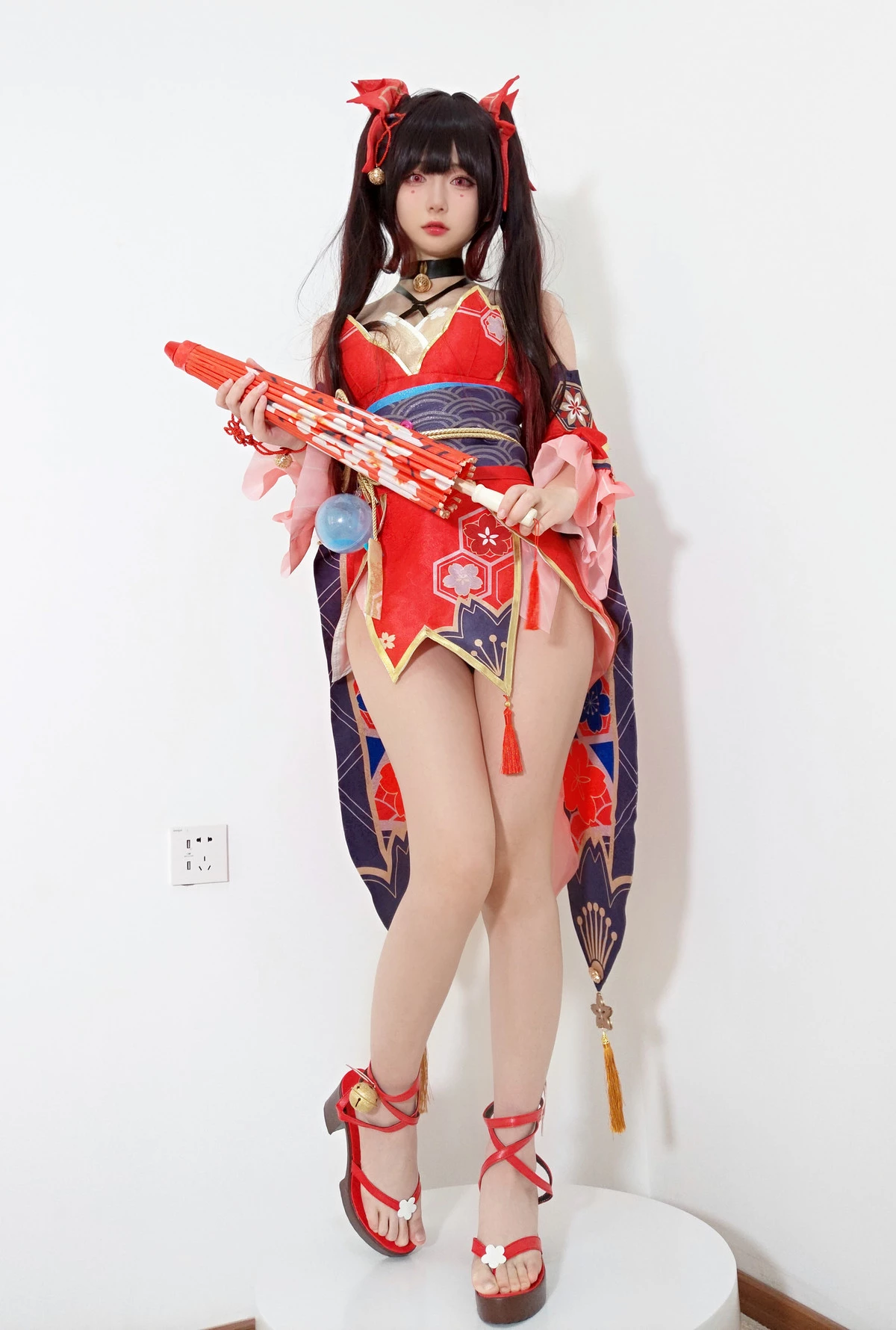 Xgyw.Org_网络美女迷之呆梨自拍花火主题性感红色薄纱短裙服饰露黑色内衣秀翘臀美腿诱惑写真66P