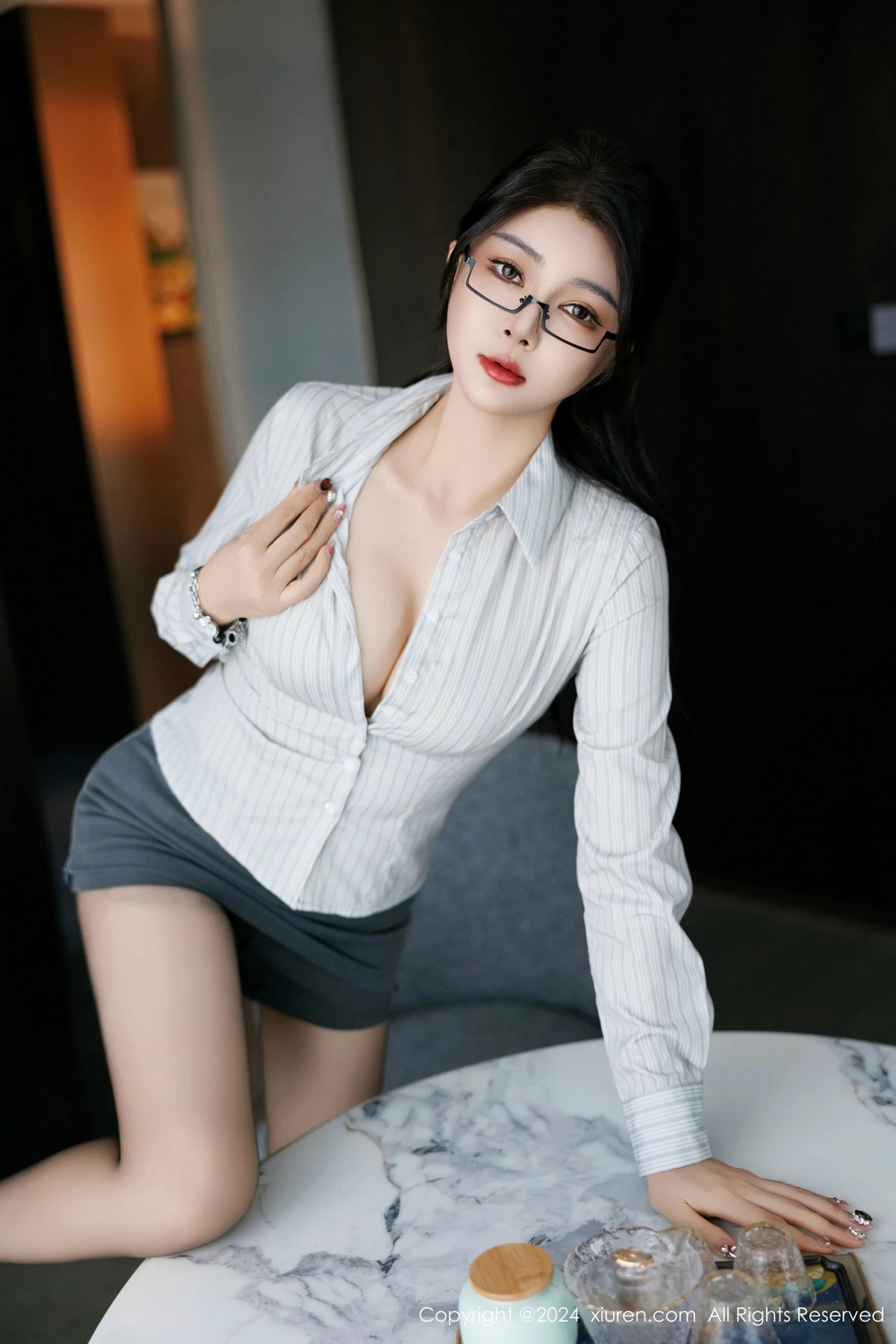 Xgyw.Org_XiuRen第9611期_模特凯竹Quinn浅色OL服饰露性感内衣配黑丝袜秀丰腴身姿诱惑写真90P