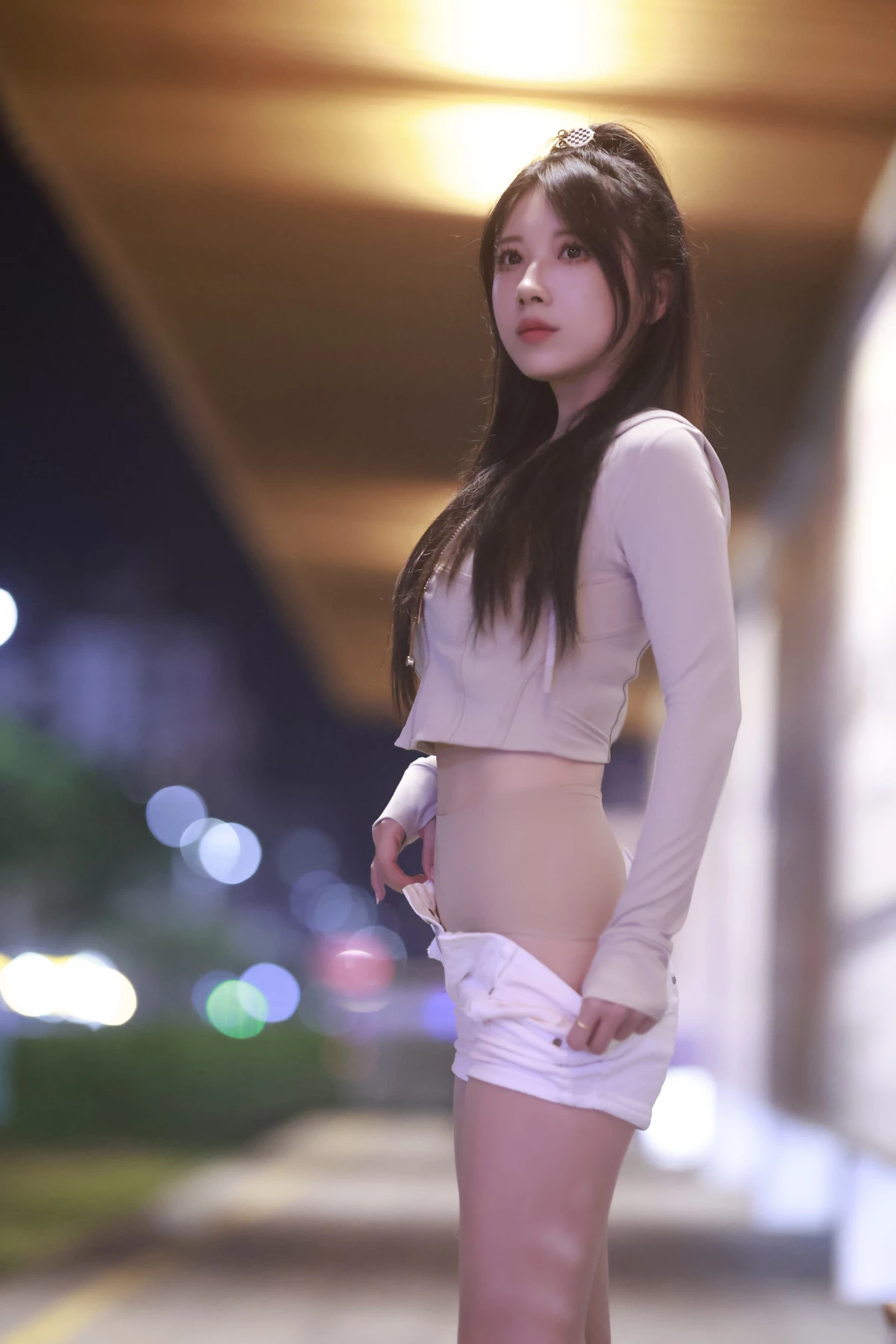 Xgyw.Org_斗鱼主播小女巫露娜芳踪主题户外白色上衣配性感白色短裤露超薄肉丝秀美腿诱惑写真45P
