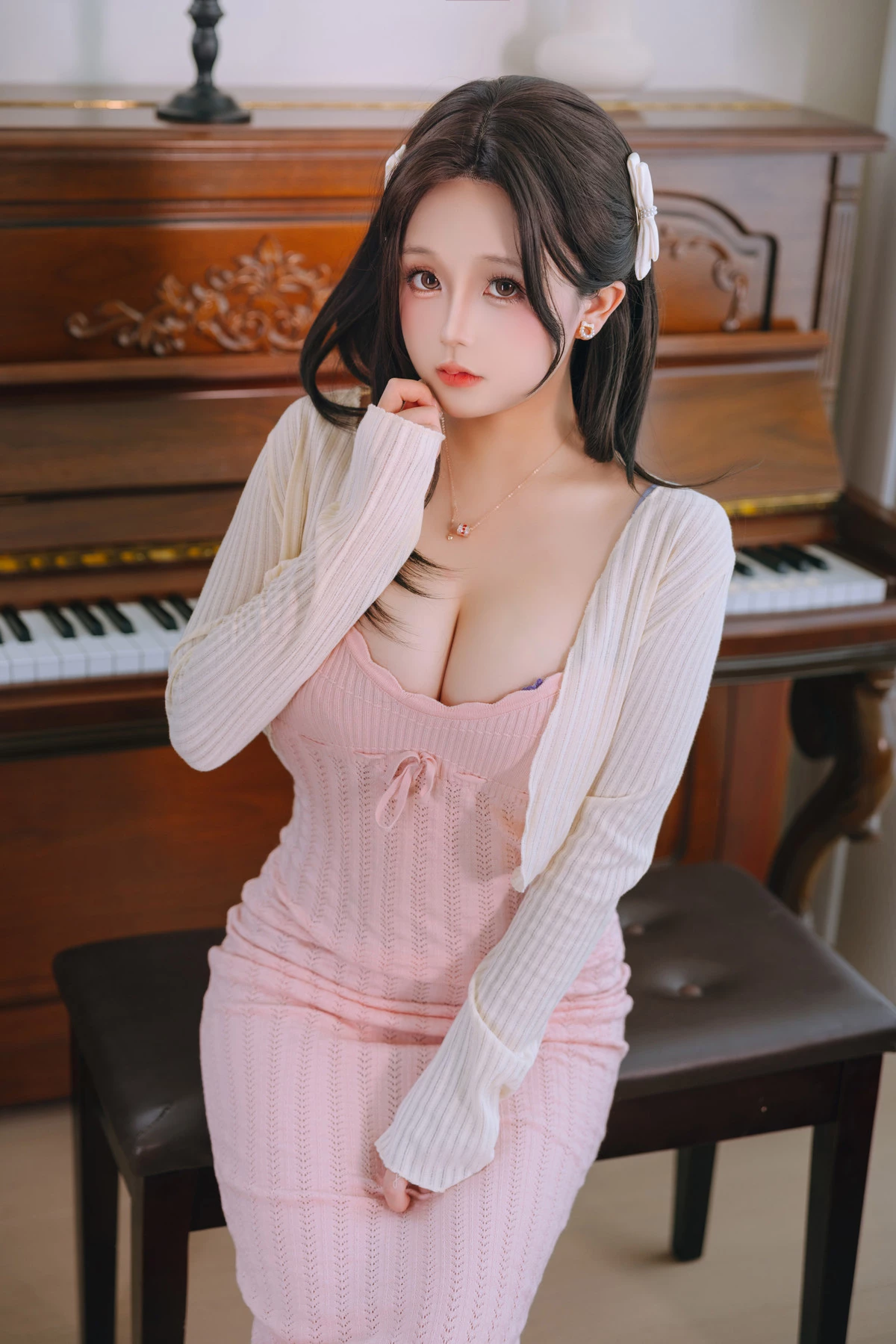 Xgyw.Org_Cosplay美女日奈娇钢琴老师主题性感粉色连衣长裙露情趣内衣秀惹火身材诱惑写真180P