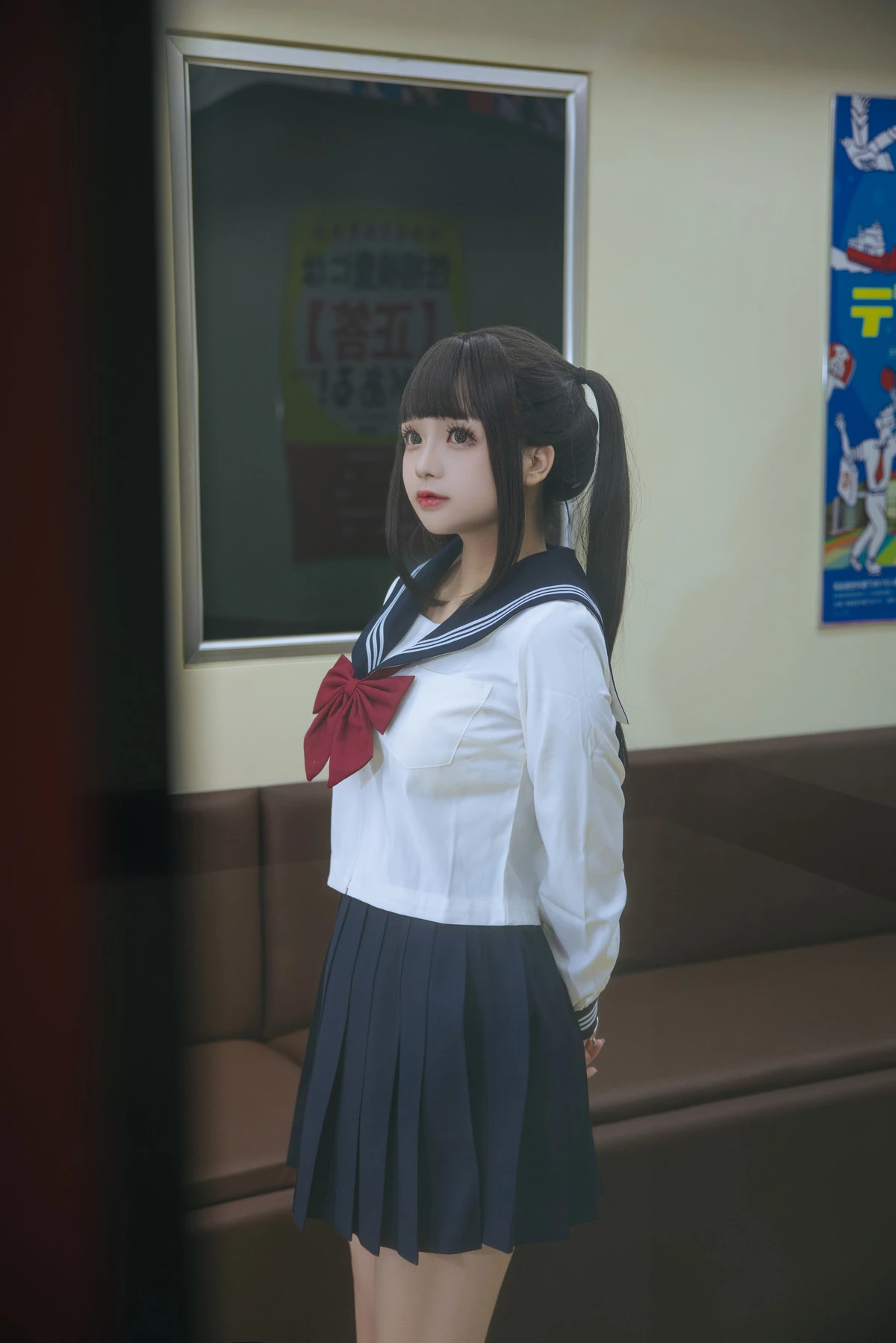 Xgyw.Org_Cosplay美女日奈娇列车JK主题列车上性感JK制服露白色蕾丝内衣秀丰腴身姿诱惑写真83P