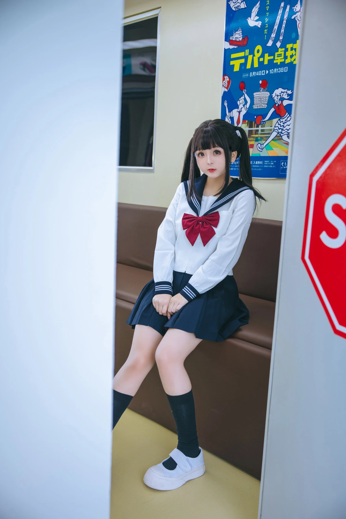 Xgyw.Org_Cosplay美女日奈娇列车JK主题列车上性感JK制服露白色蕾丝内衣秀丰腴身姿诱惑写真83P