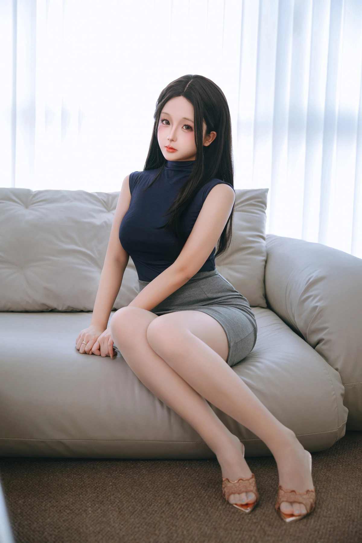 Xgyw.Org_Cosplay美女日奈娇嫂子主题性感黑色带子情趣服饰+白色内衣秀丰腴身材撩人诱惑写真179P